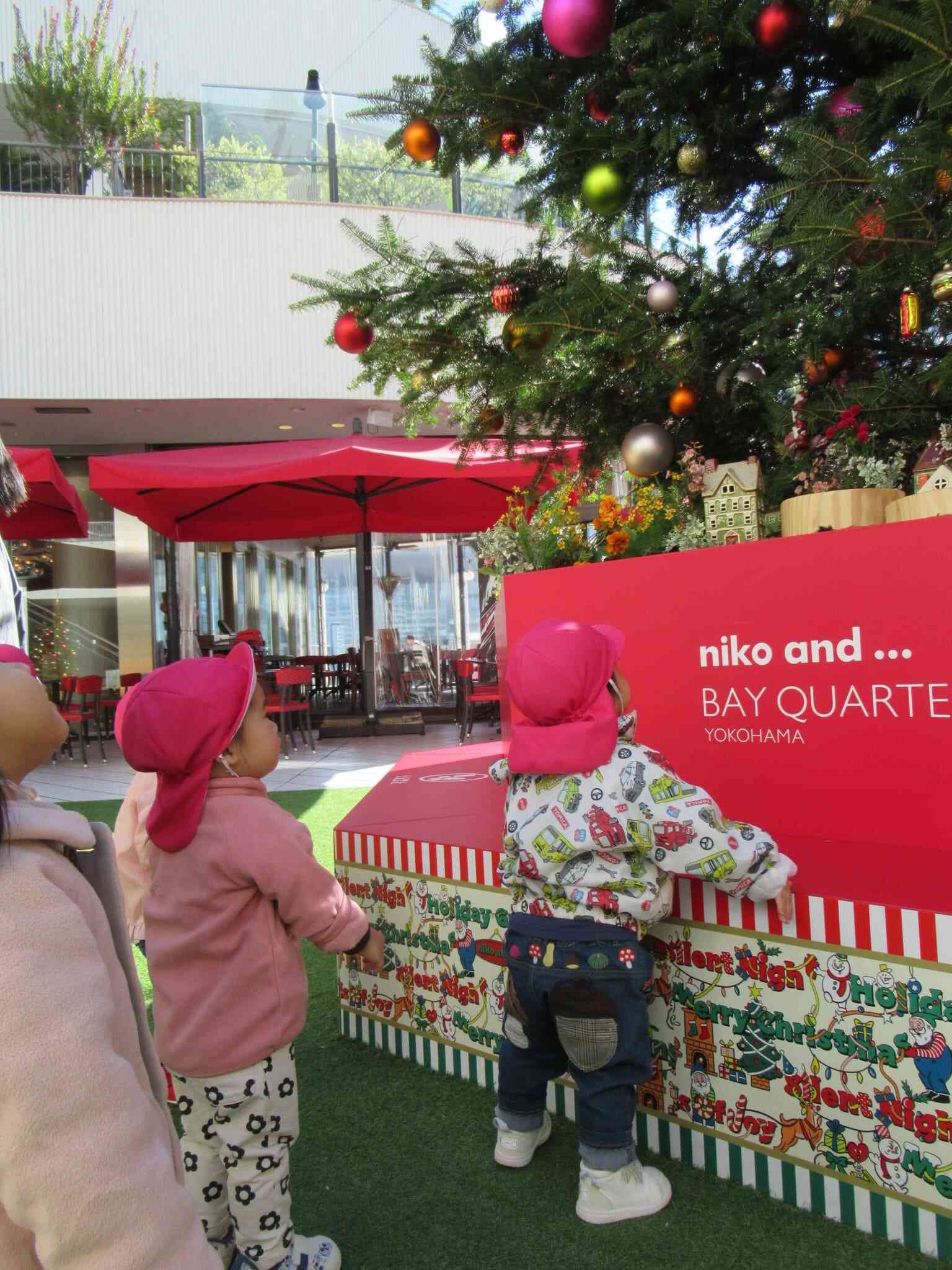 1歳児さんのお散歩の様子♫