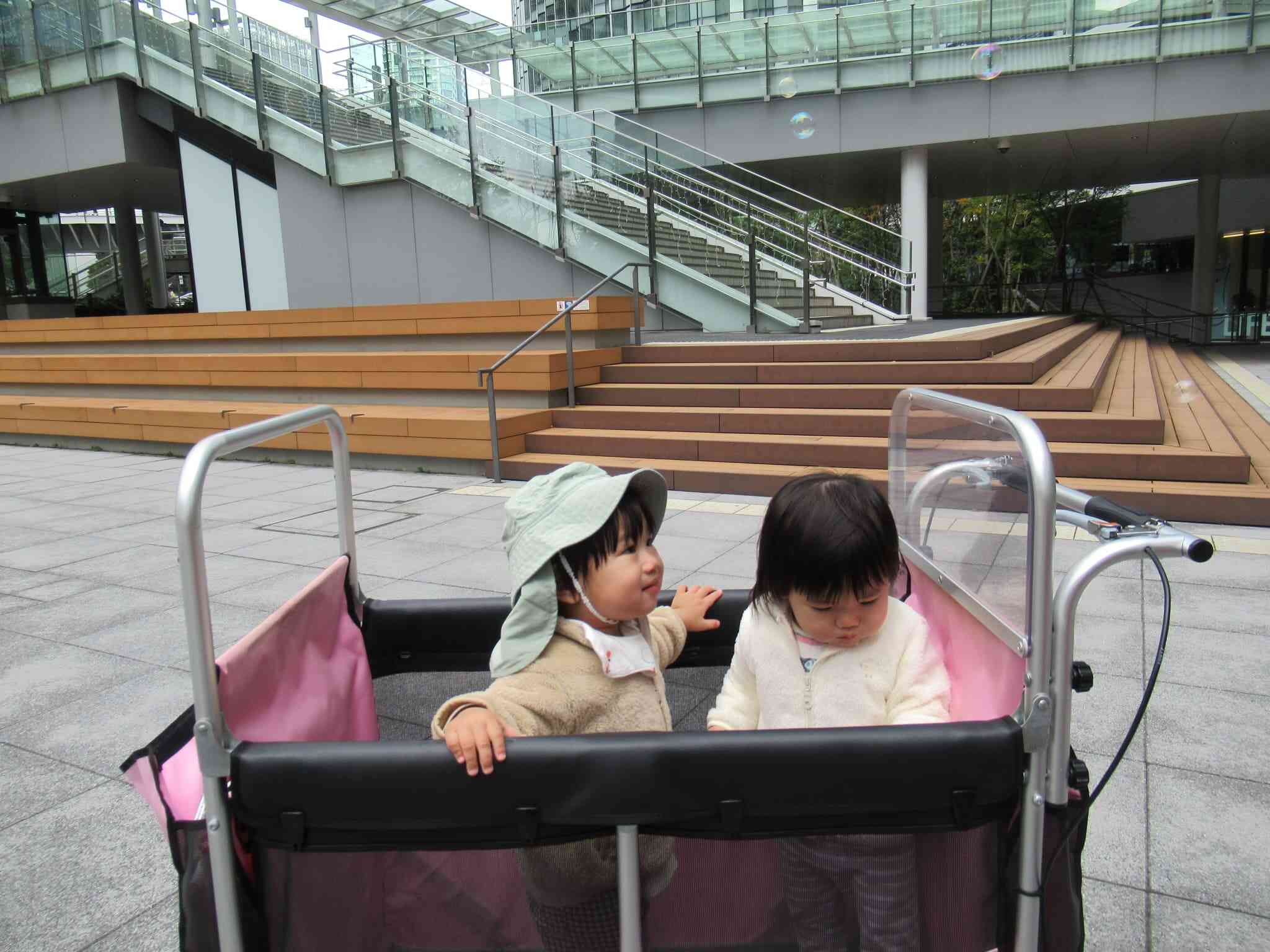 0歳児さんのお散歩の様子♪