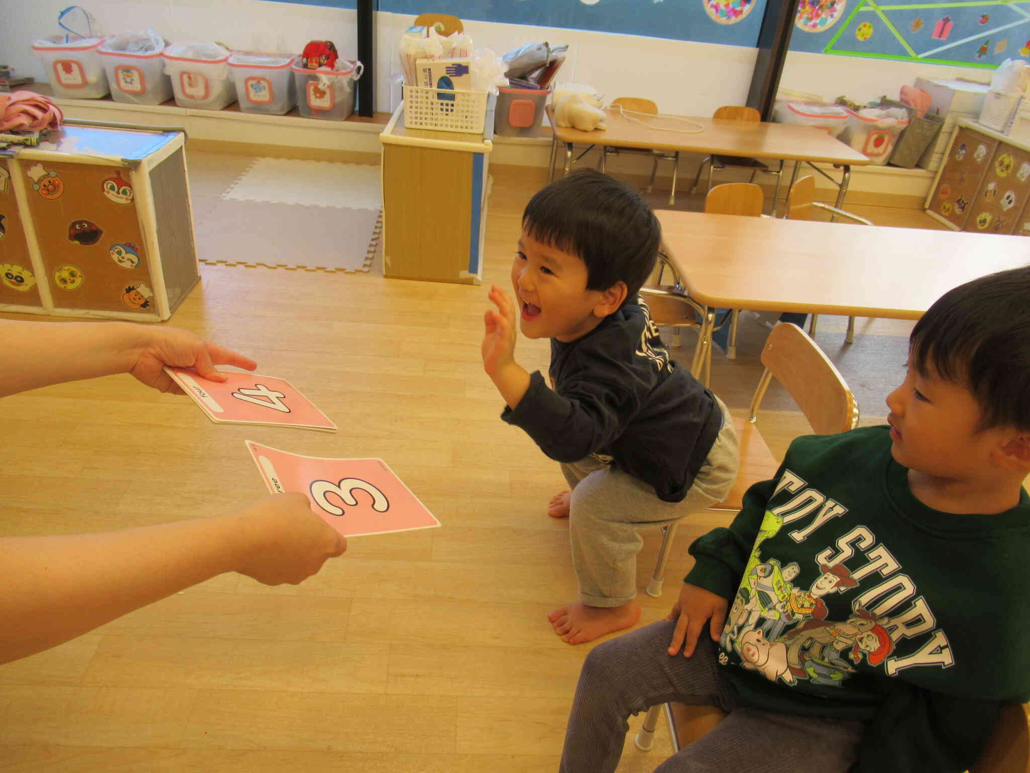 2歳児さん英語レッスンの様子☆彡