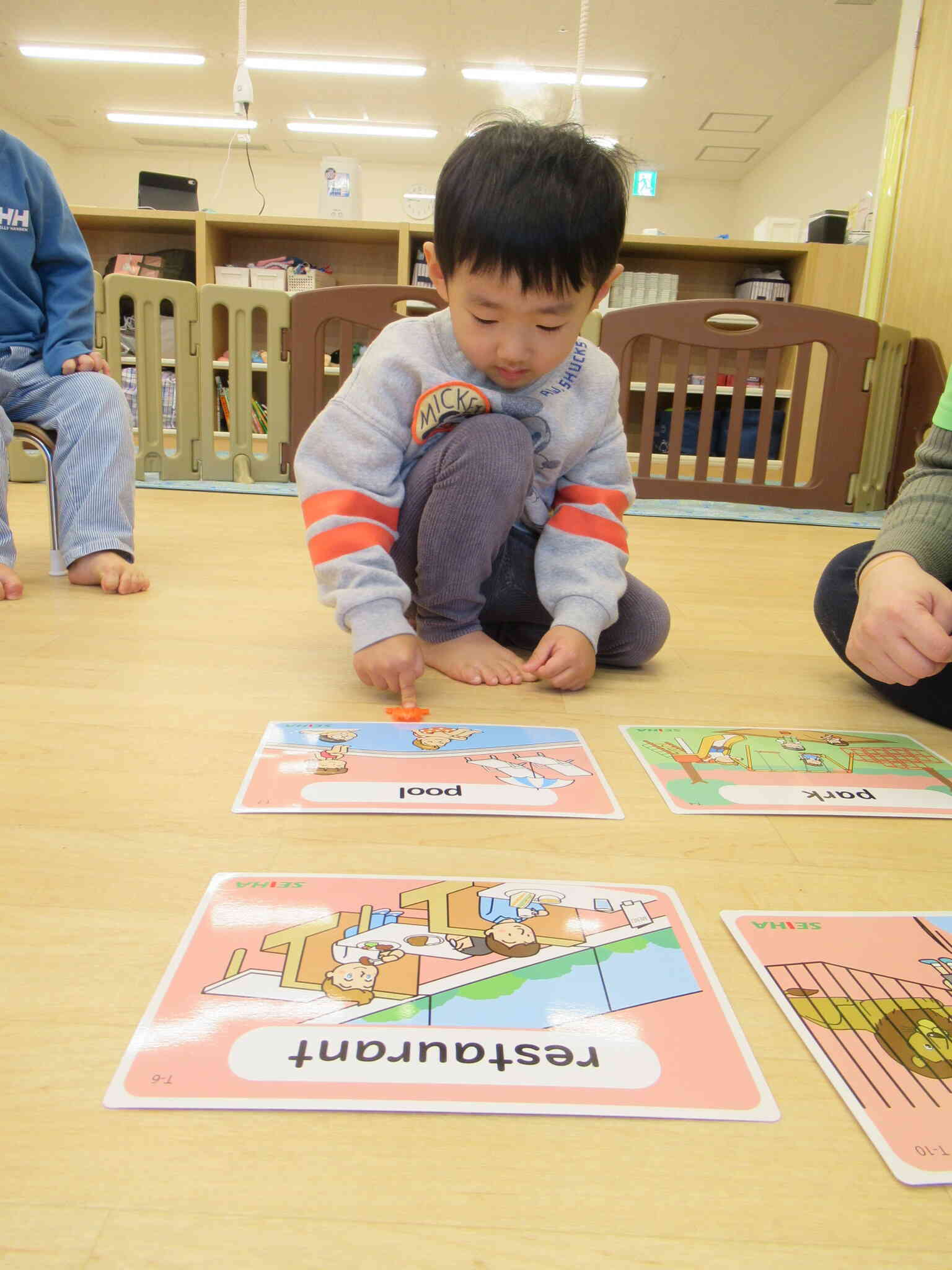 2歳児さんお英語レッスンの様子♬