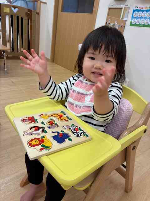 0歳児さんのお部屋遊びの様子♬