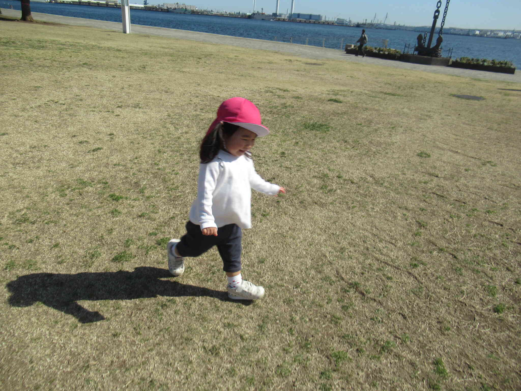 1歳児さんのお外遊びの様子☆彡