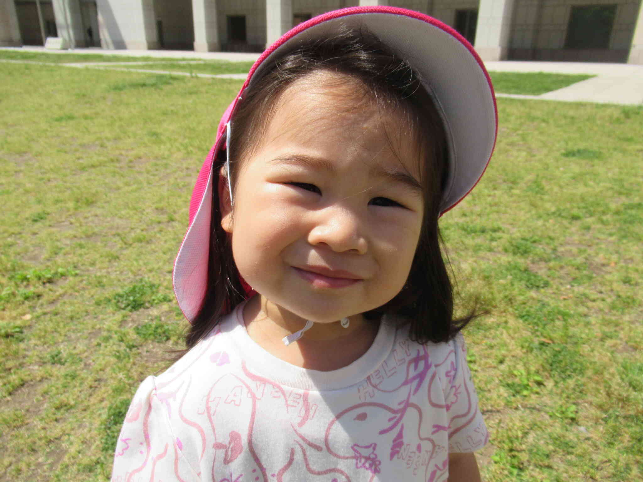 2歳児さんのお外遊びの様子♪