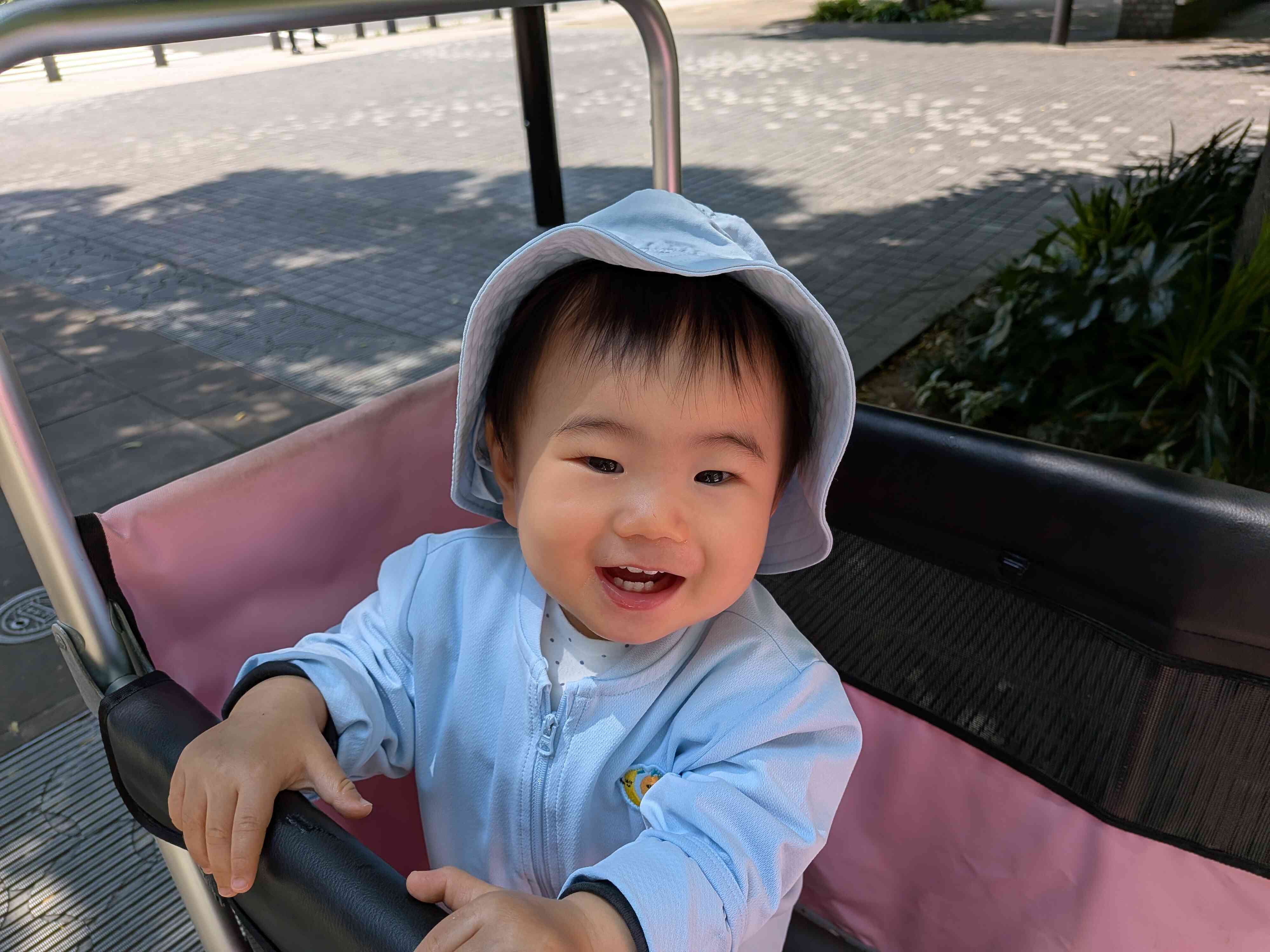 0歳児さんのお散歩の様子☆