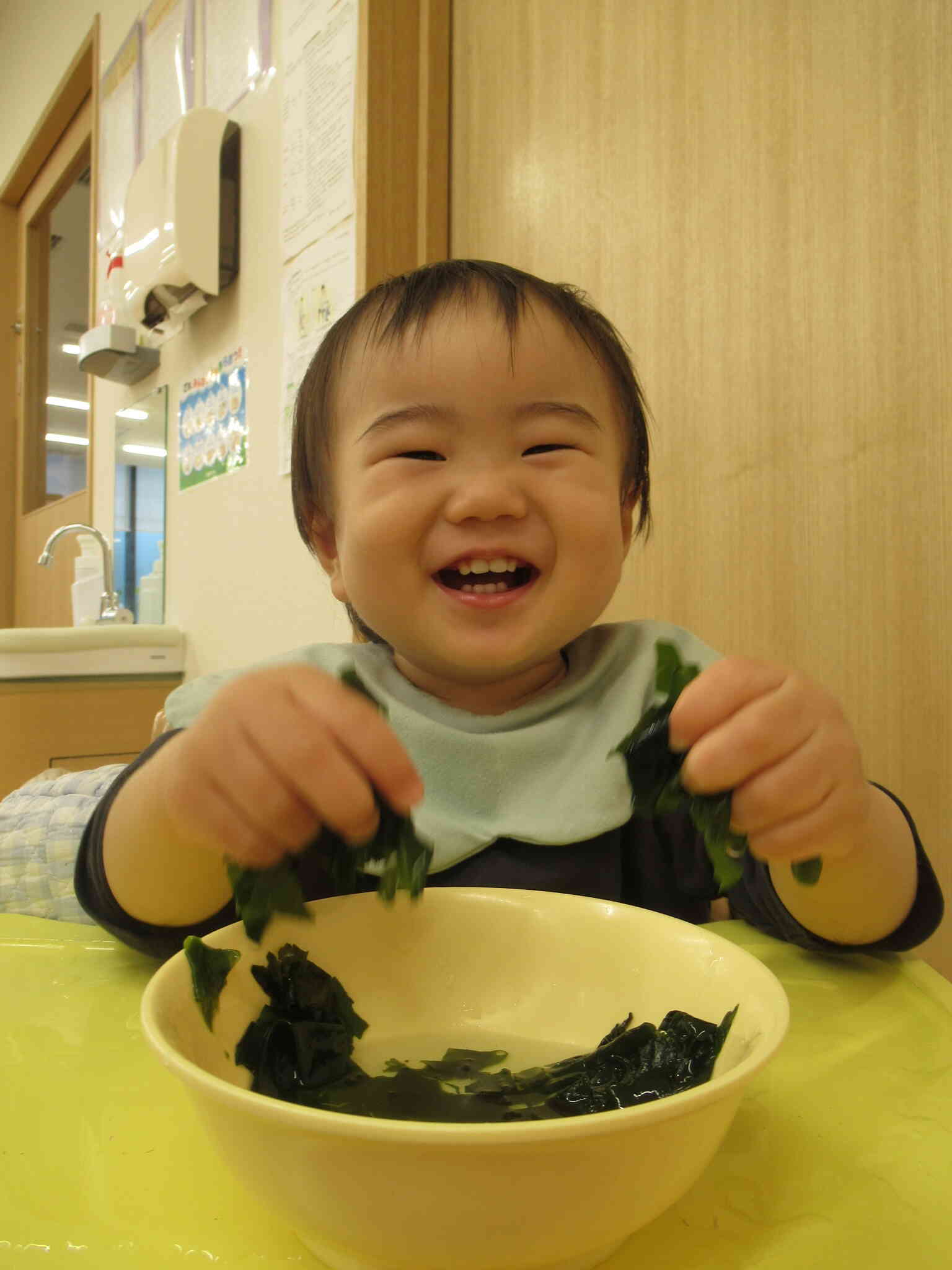 0歳児さんの食育の様子♪