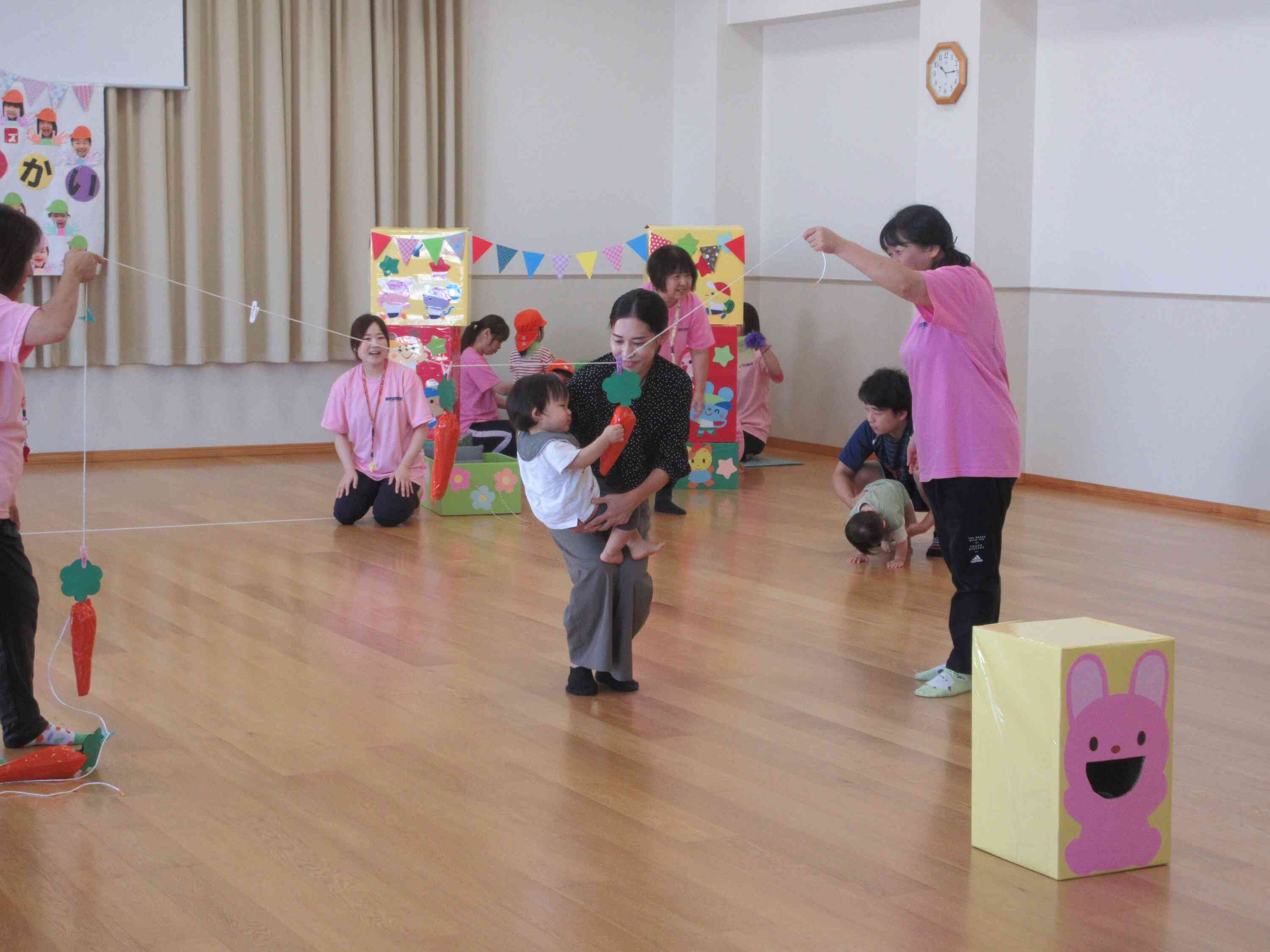 ひよこぐみ(0歳児)さんの初めての運動会です