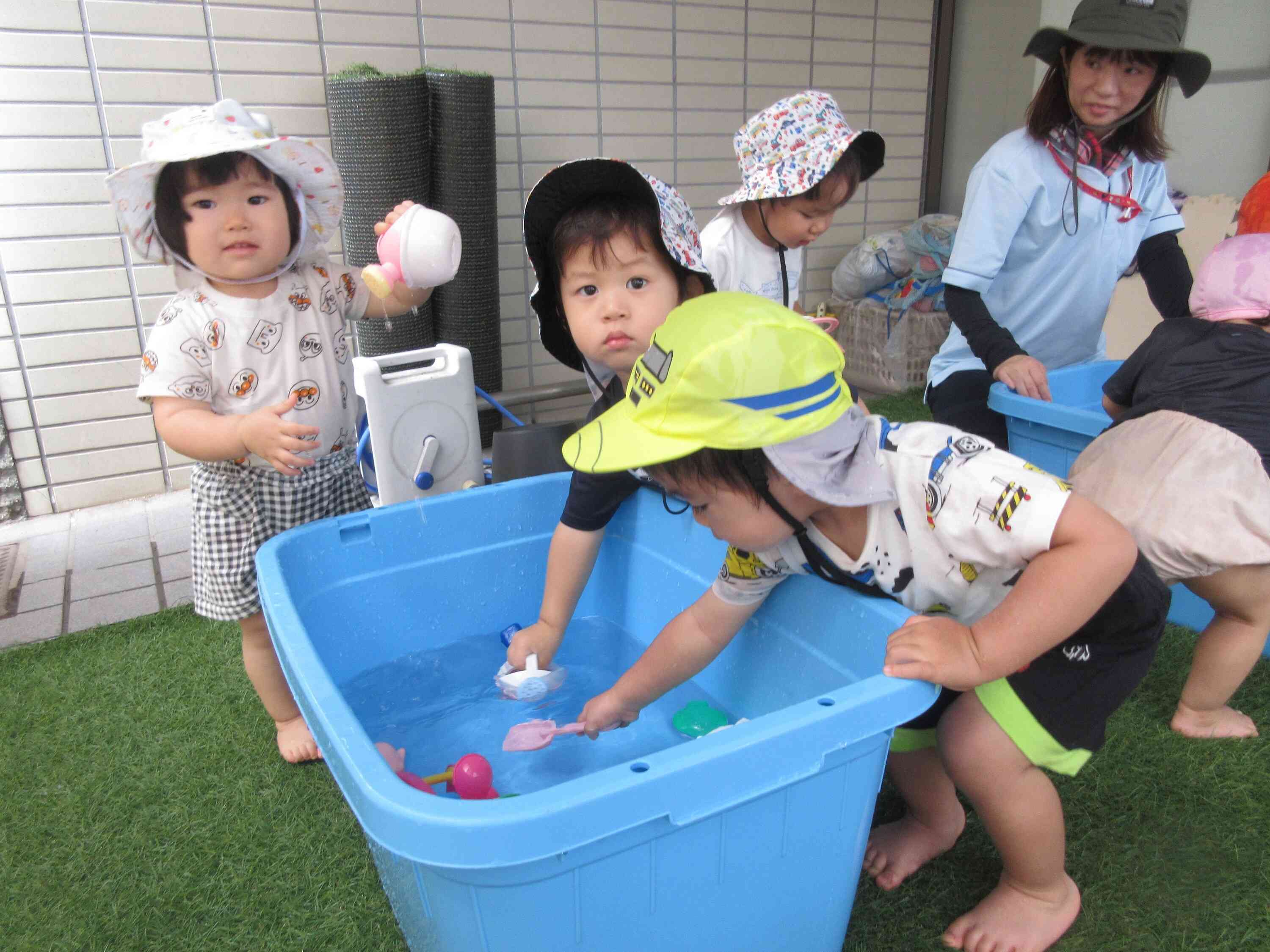 水遊びが始まりました