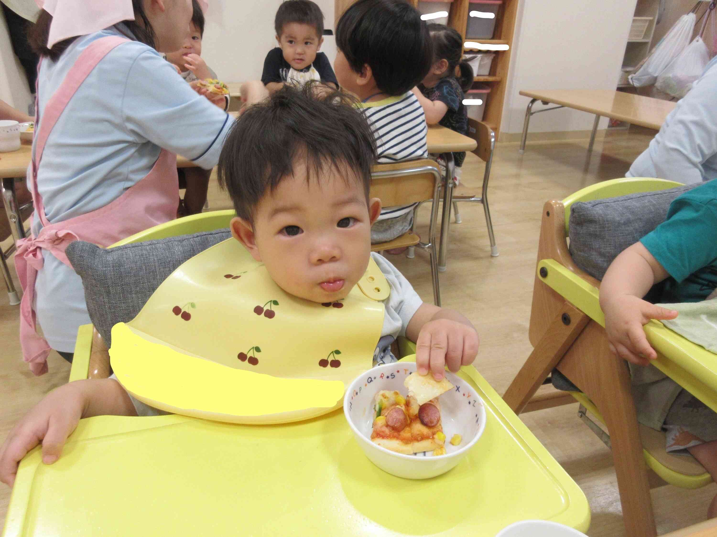 ひよこぐみ（0歳児）さんのお友だちも美味しそうに食べていましたよ。