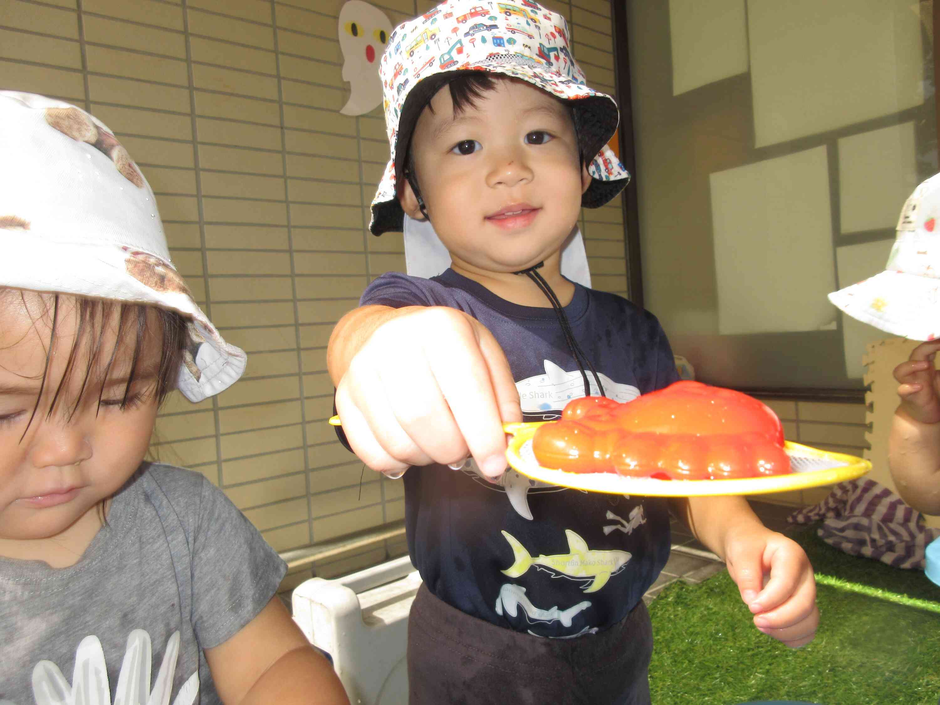 もちろん、お水あそびも満喫しています。
