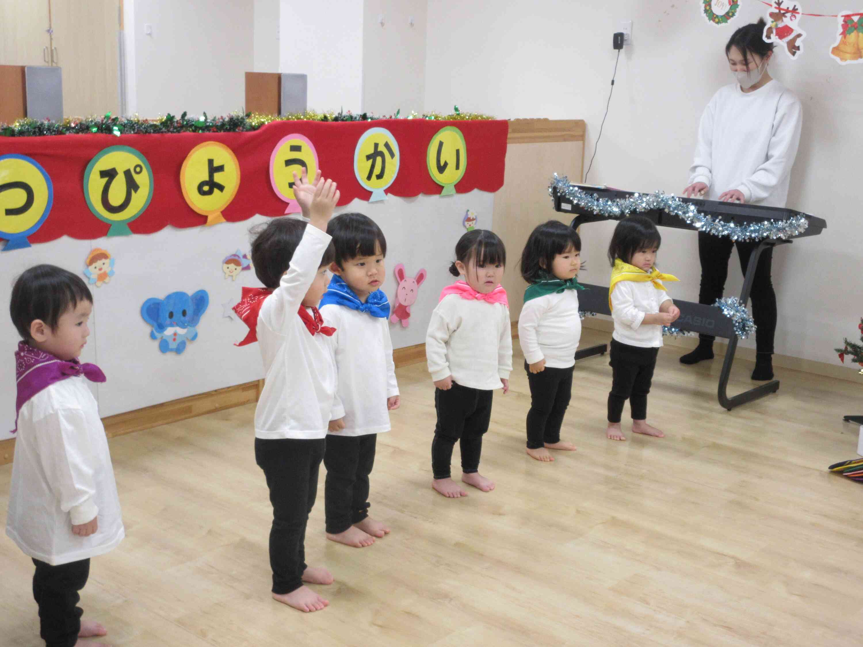 「きらきらぼし」の楽器遊びもしました。