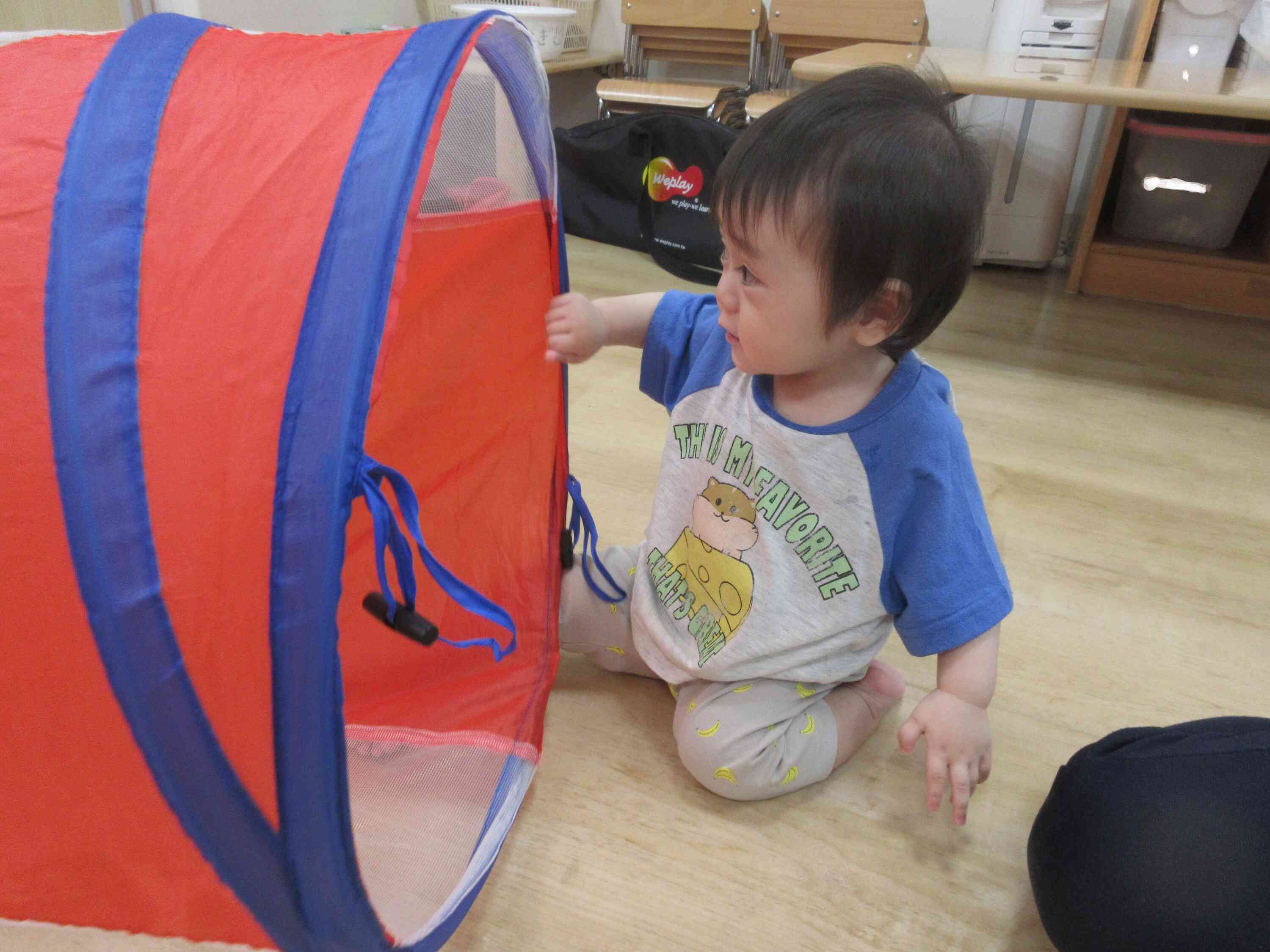 ひよこぐみ(0歳児)さんも、みんなの様子を見て興味津々でしたよ。