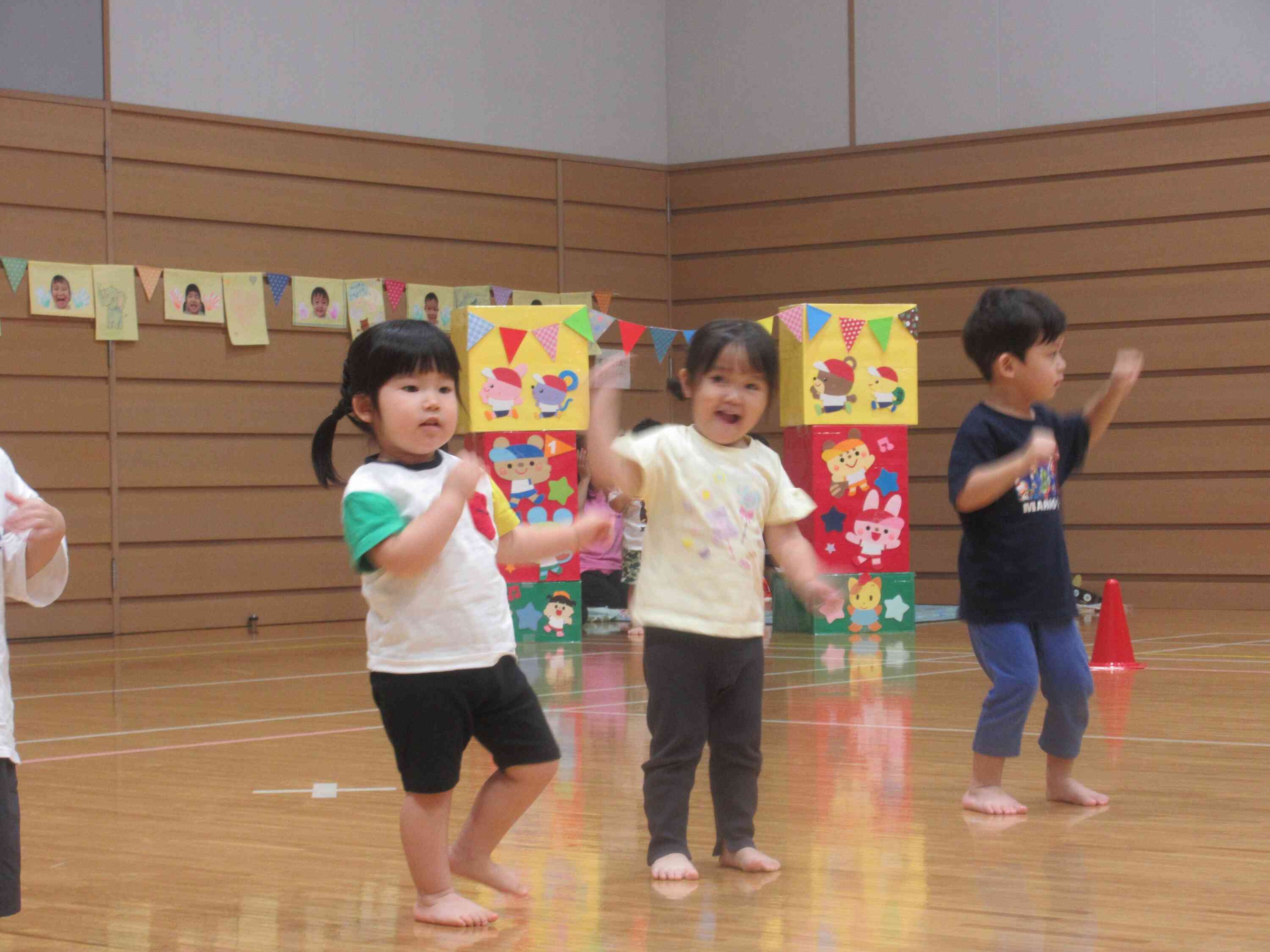 子ども達が大好きなダンスもしっかり披露できました。