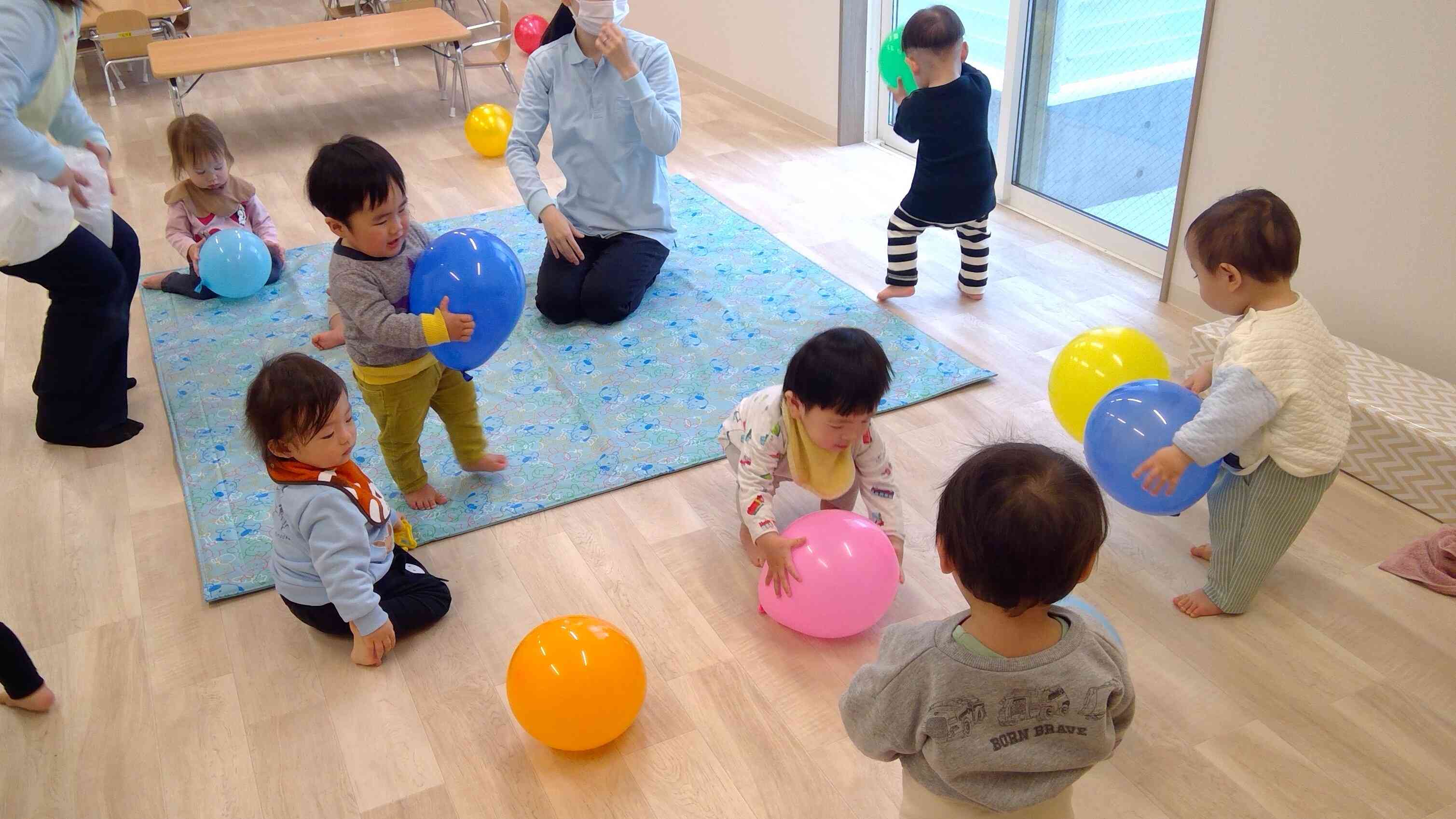 １歳児あひる組の様子♪