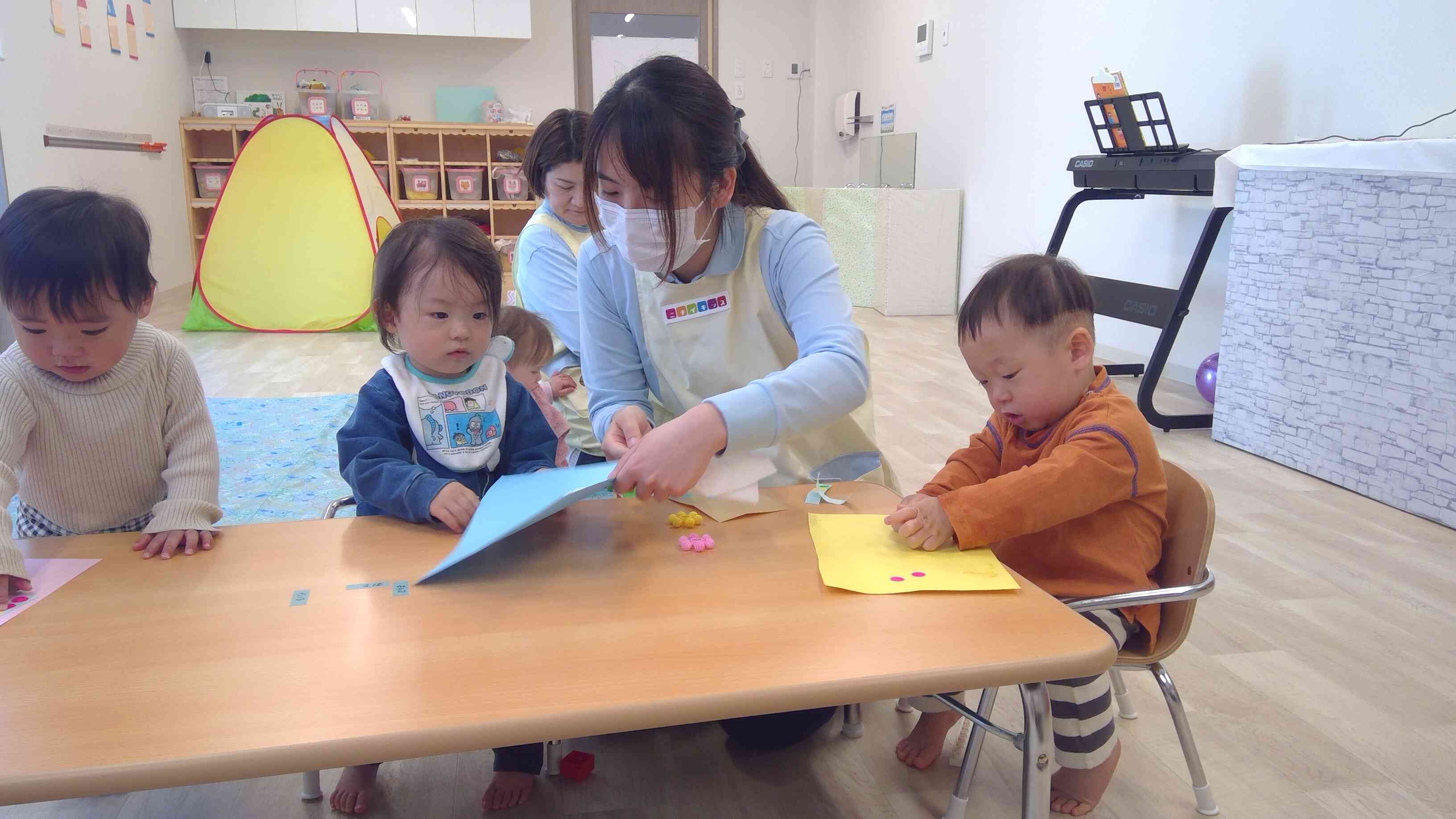 狙いを定めて、ぺたっ