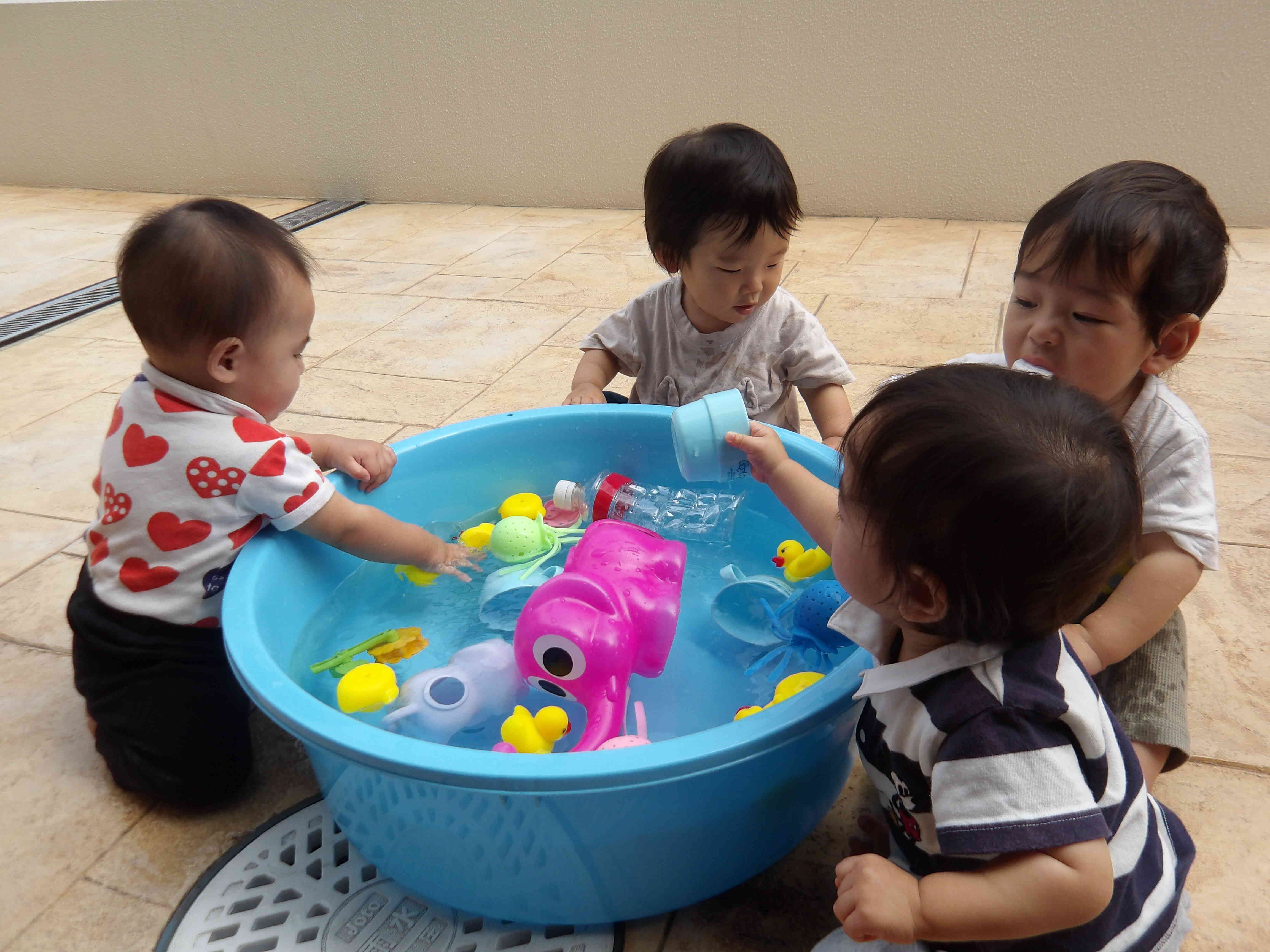 楽しかったね☆水遊び！！（０歳児　ひよこ組）
