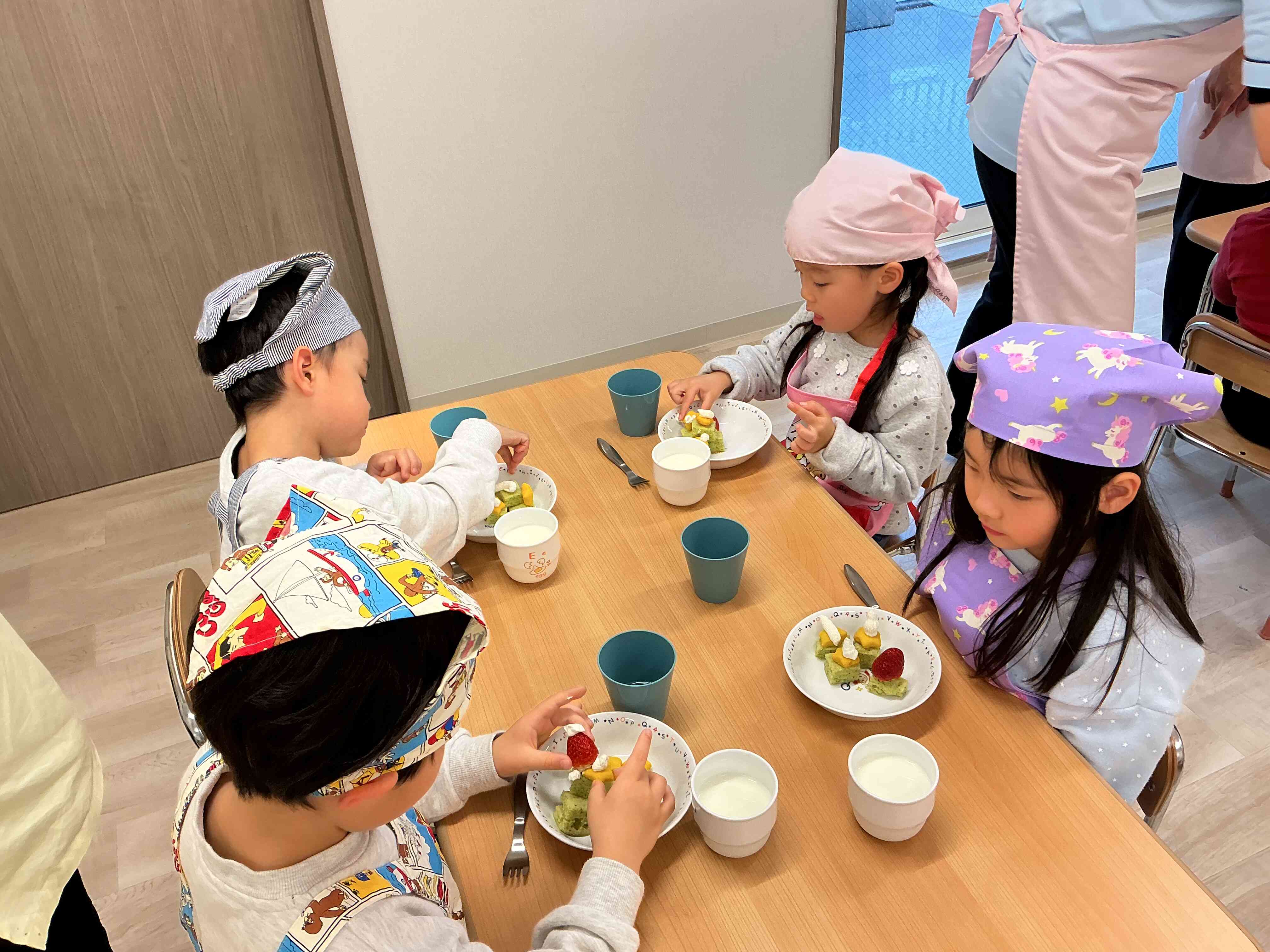 12月の食育～幼児クラス・ケーキ作り～