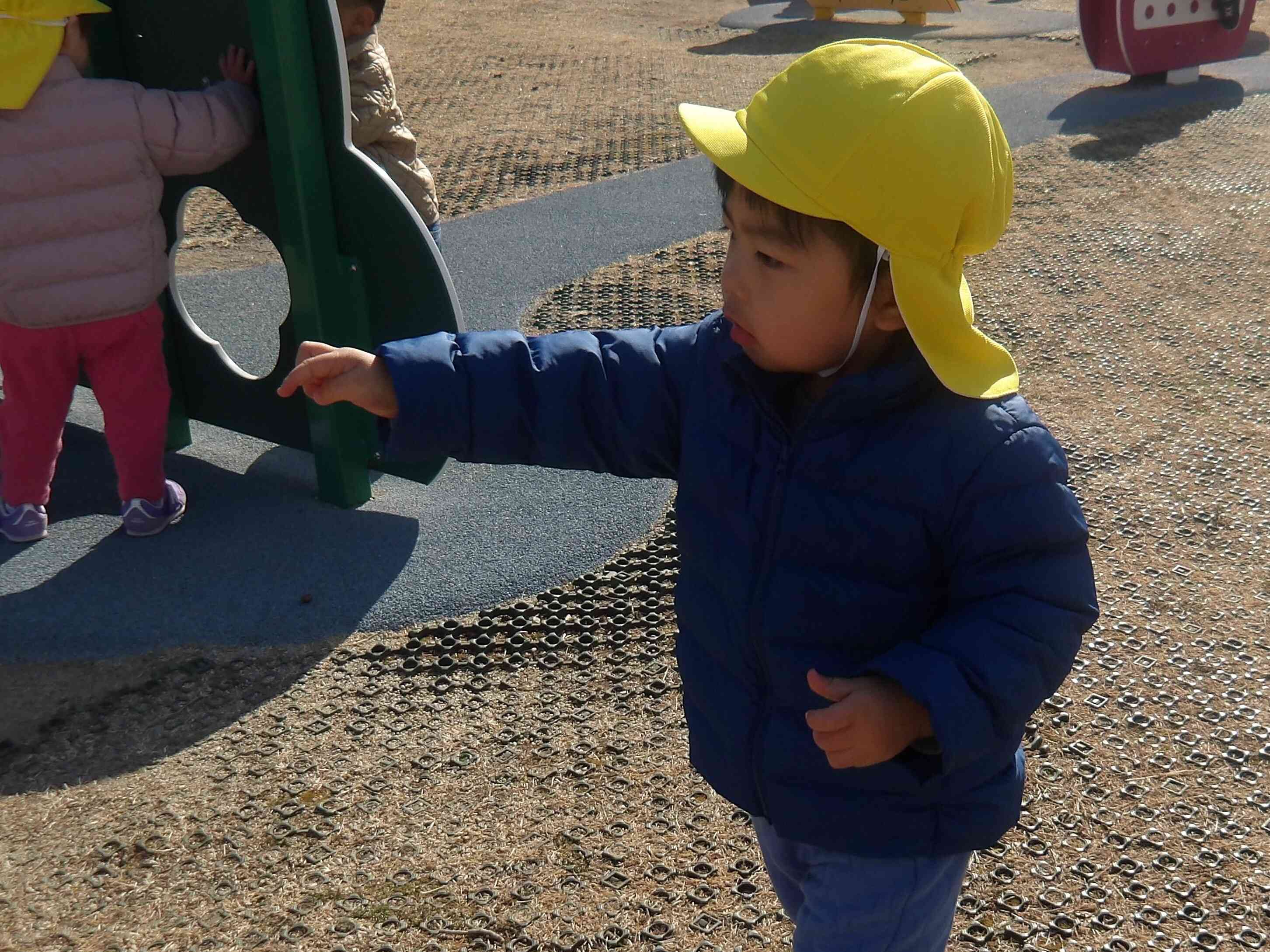 あっちになにかあるよ？