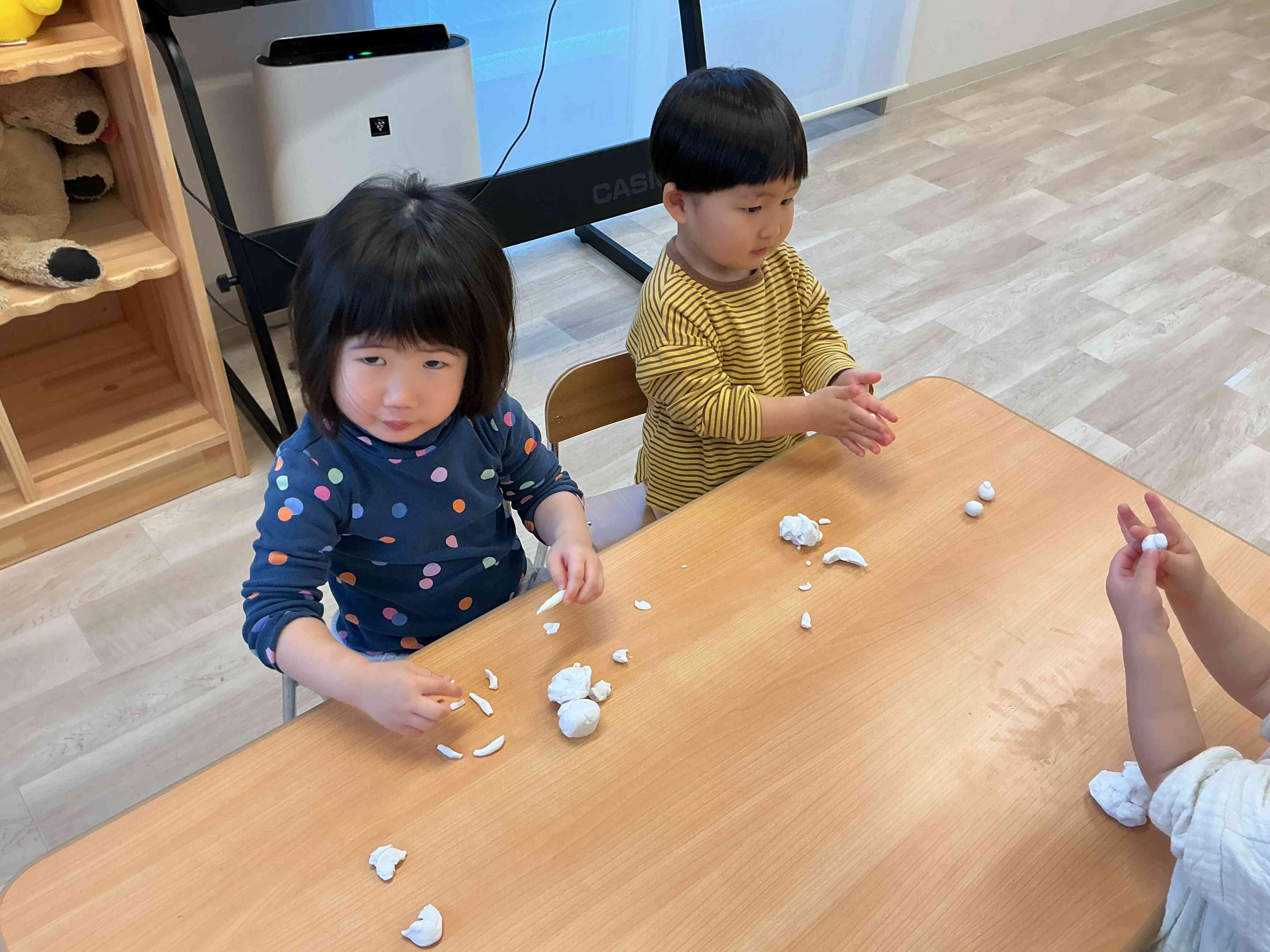 うさぎ組　粘土遊びでなにつくる？⭐︎