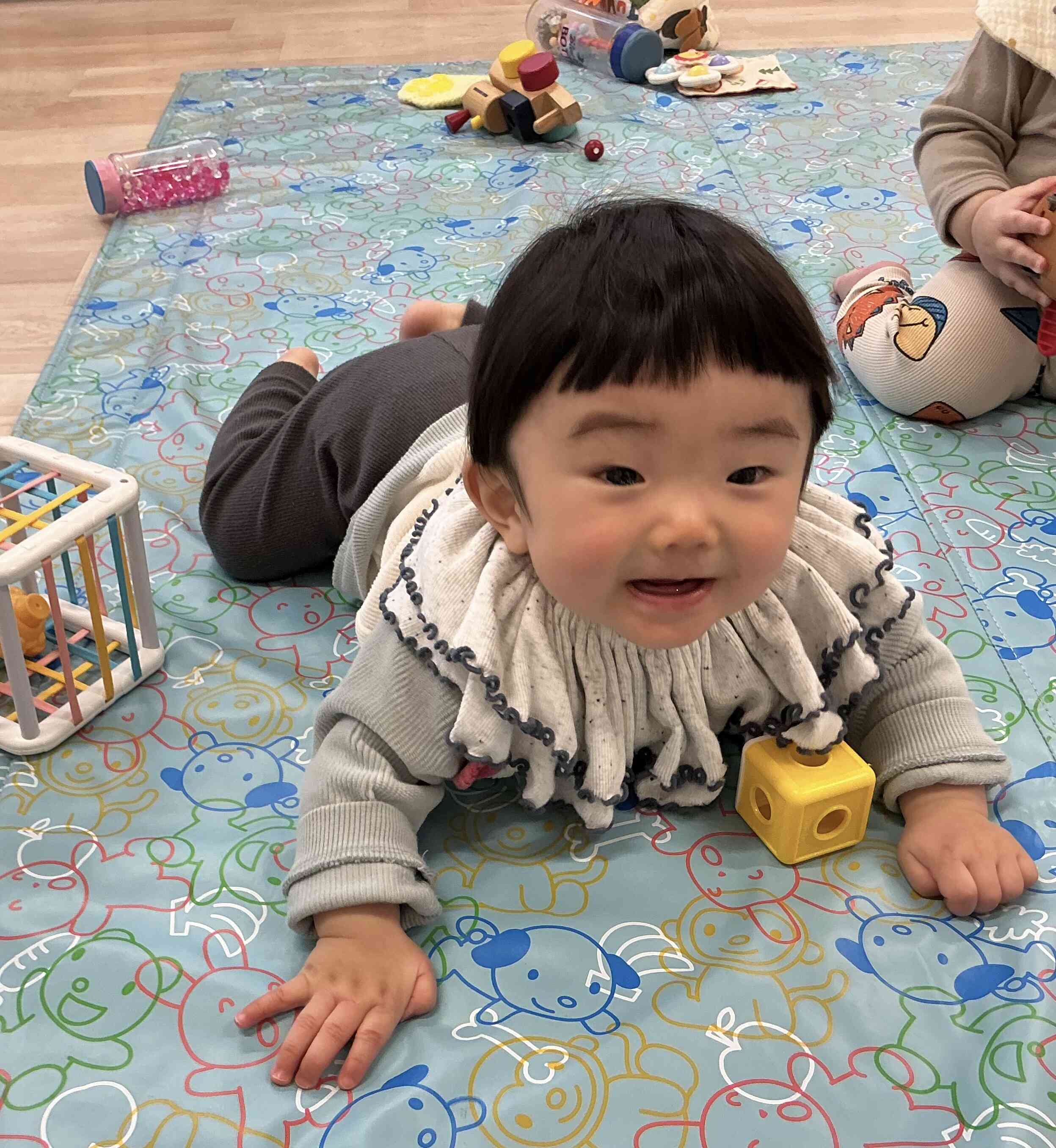 ずりばいでどこでも行っちゃうよ〜
