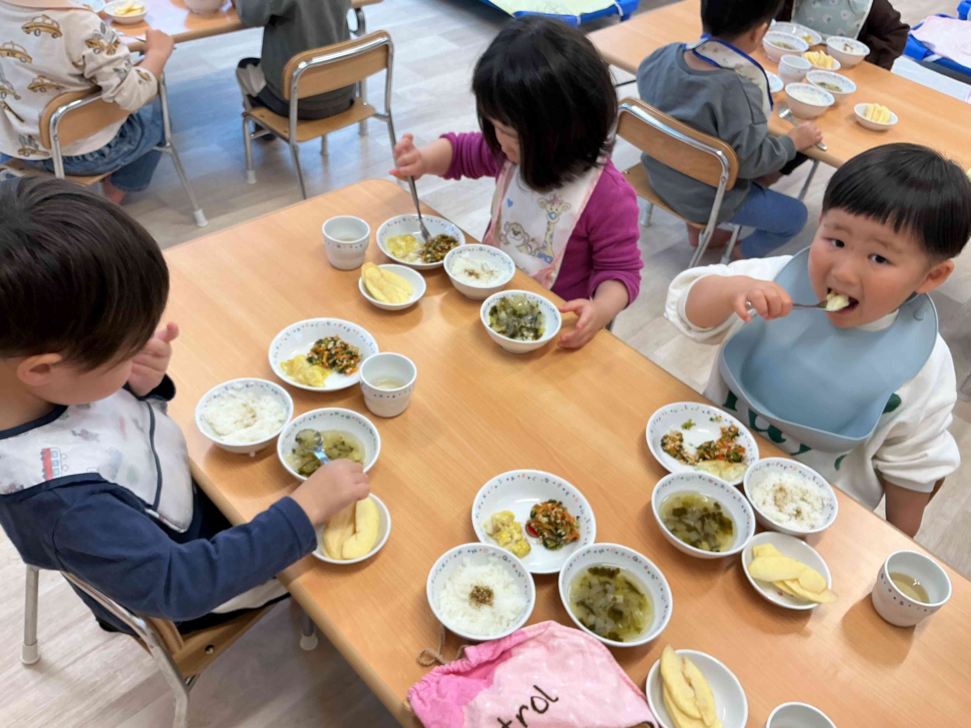 ぴかぴかお皿にできるかな～？