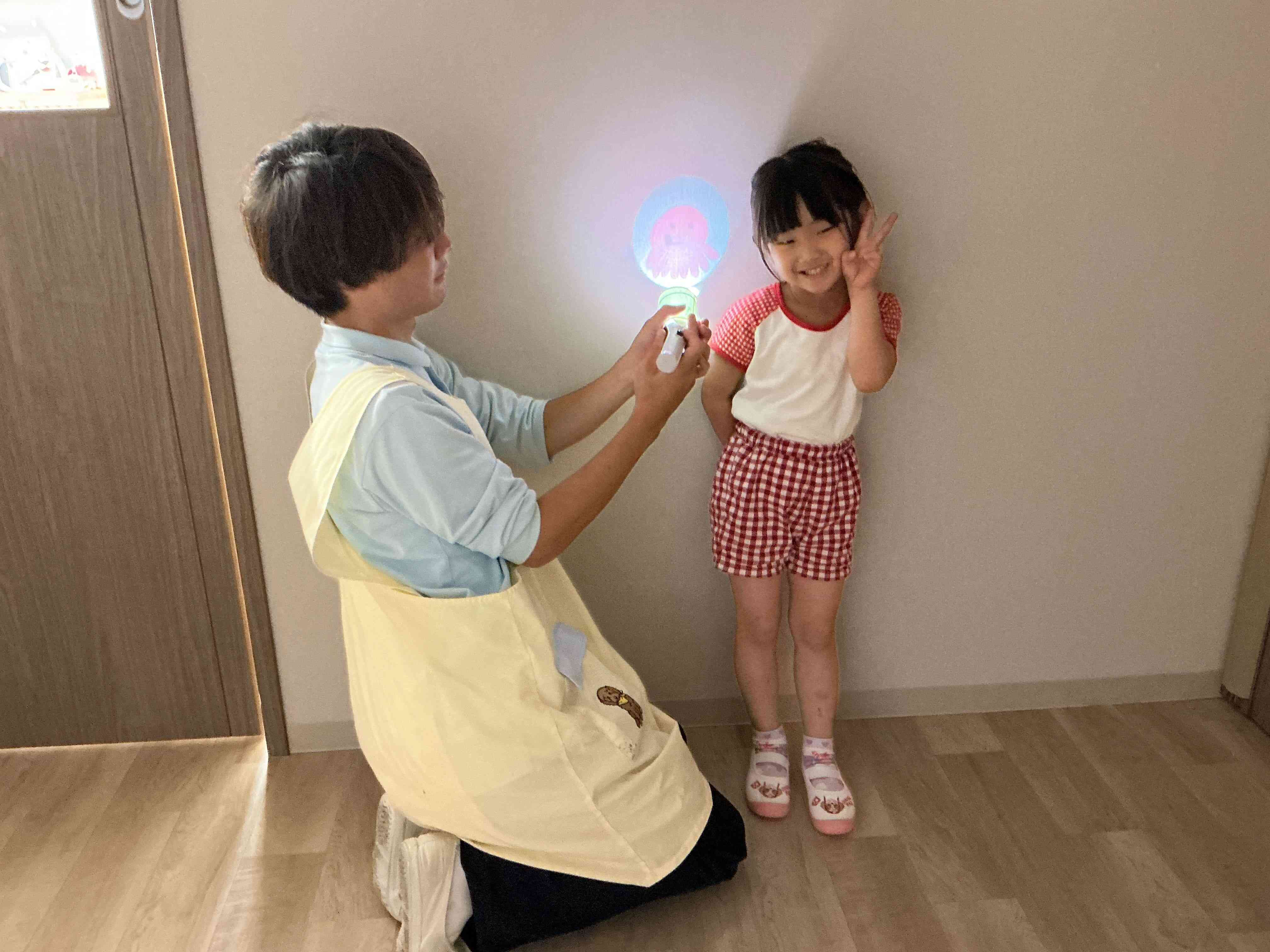 か、壁にタコが！？