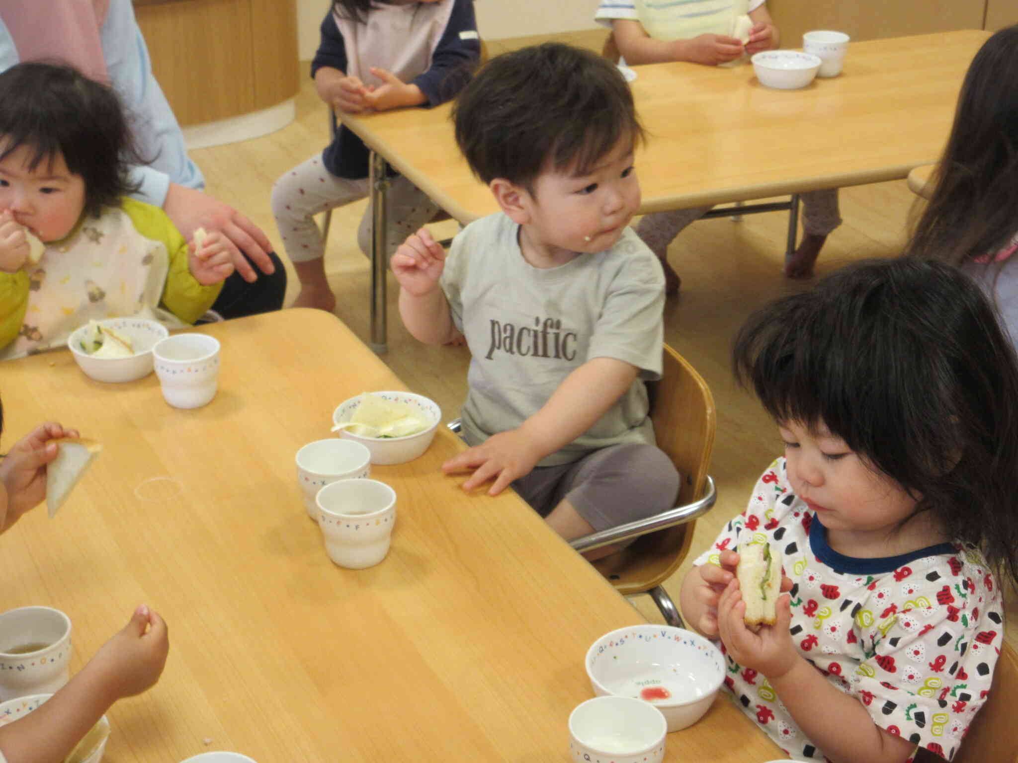 読み進むたびに、「ああ、サンドイッチ食べたいな。」という気持ちに。