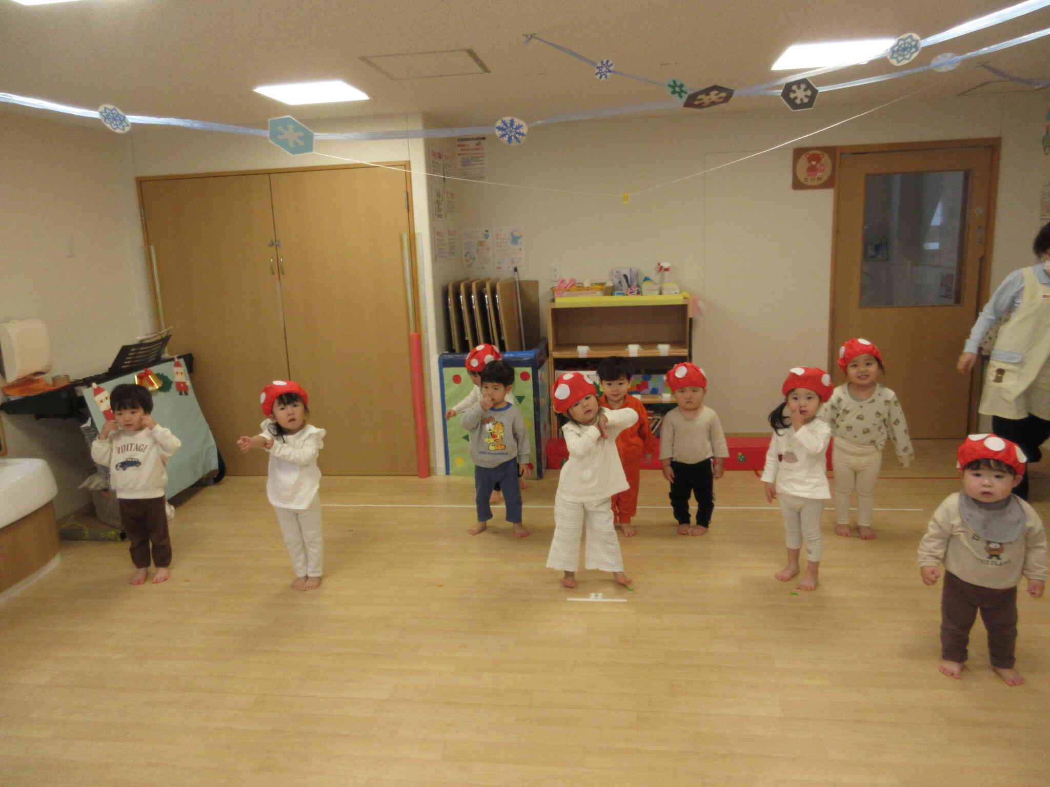 なりきりキノコさんたち、かわいいです。