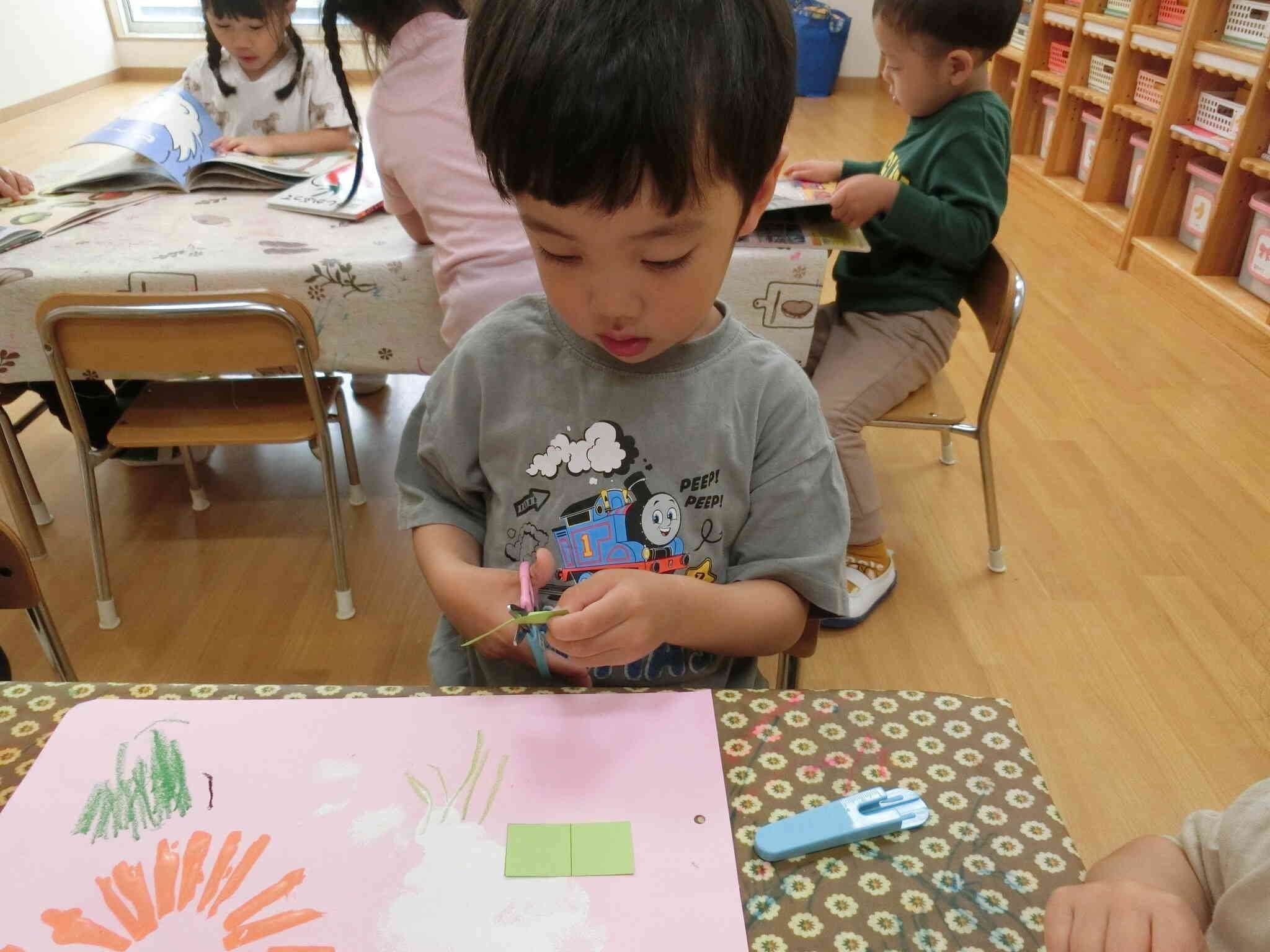自分だけのハサミにドキドキワクワク・・・！！