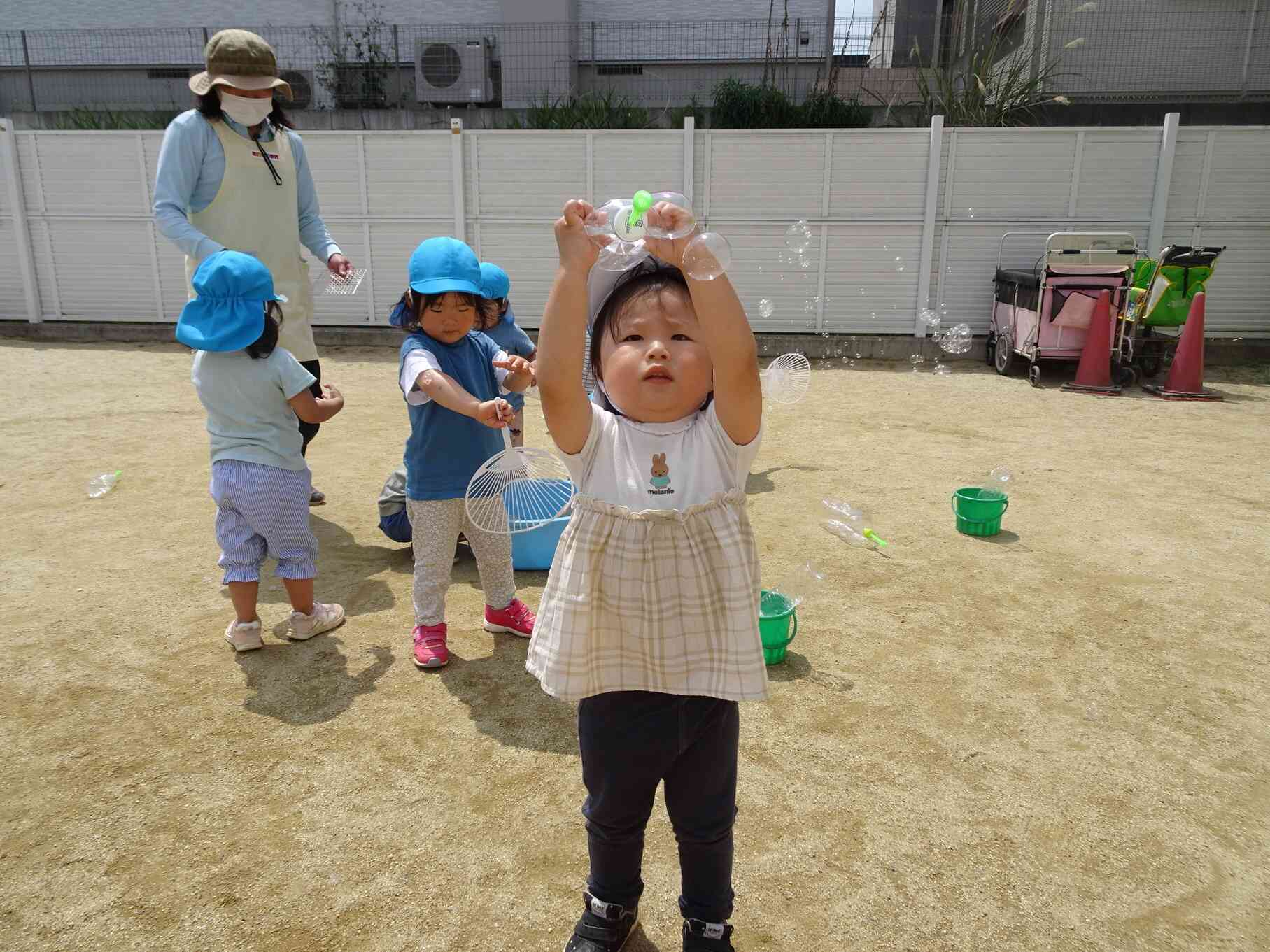 しゃぼん玉でてくるかな・・・？