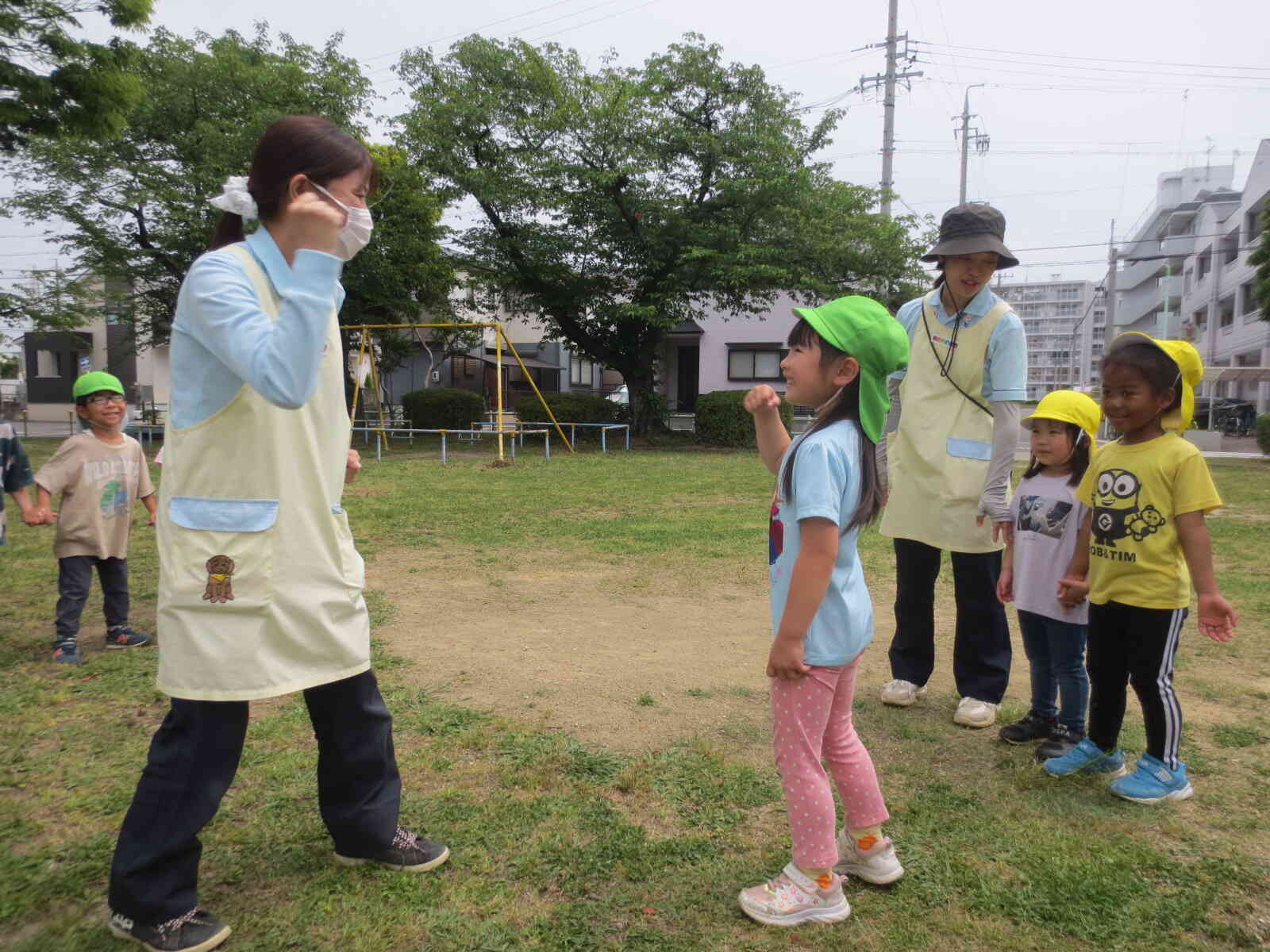 「〇〇せんせいがほしい～」「〇〇ちゃんがほしい～」ジャンケンどっちが勝つかドキドキで見守っています！