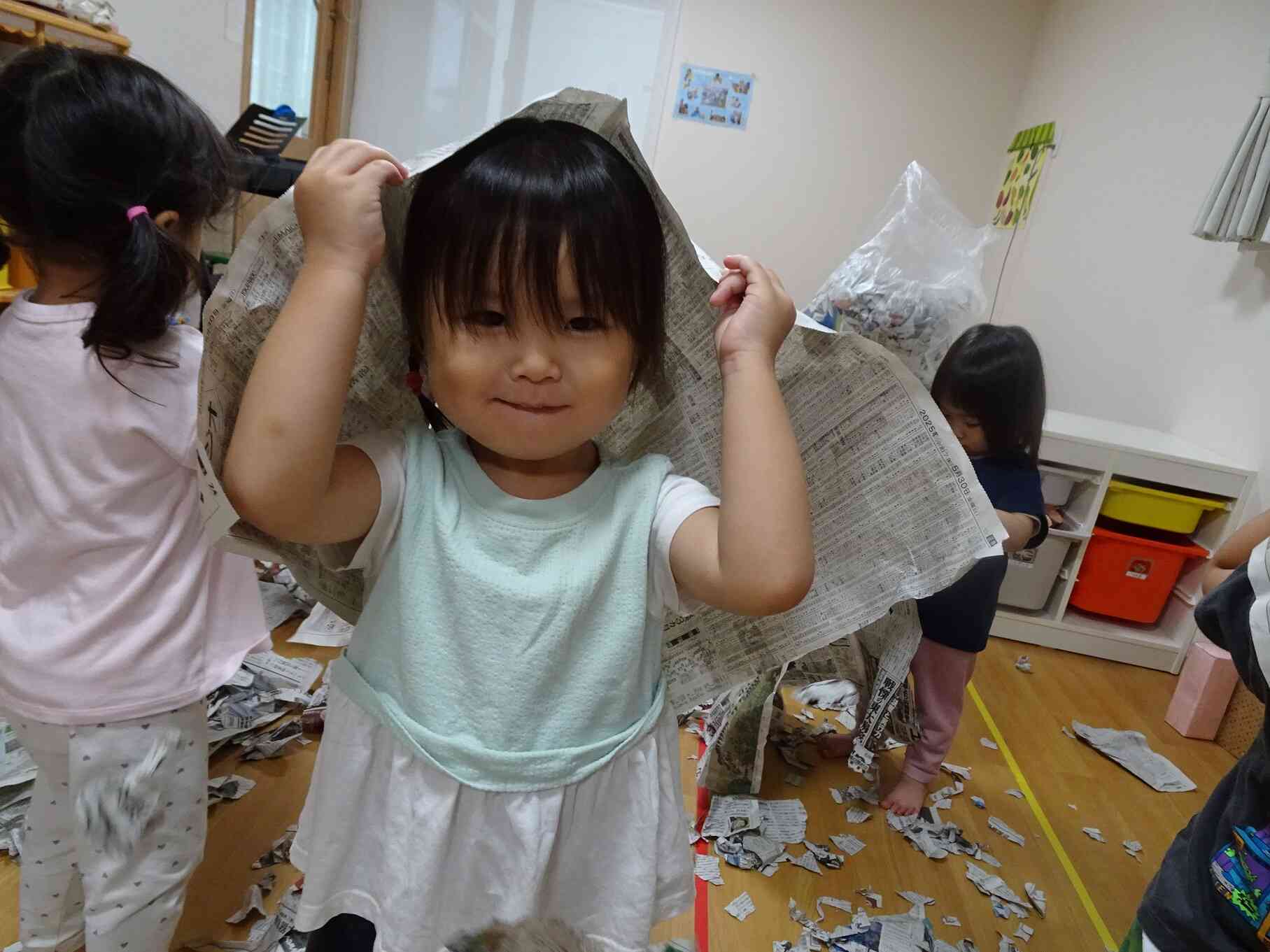 「雨が降ってきたー！」とオリジナルの傘を被っちゃお！
