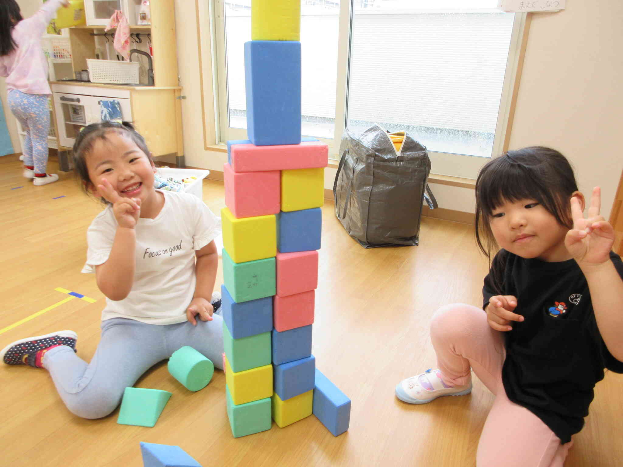 積み木もこんなに高く積めるんだ！