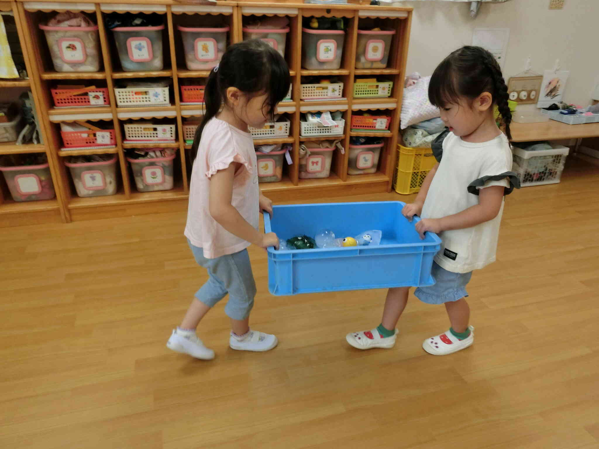 みんなで氷運びリレーや氷鬼をして遊んだよ！