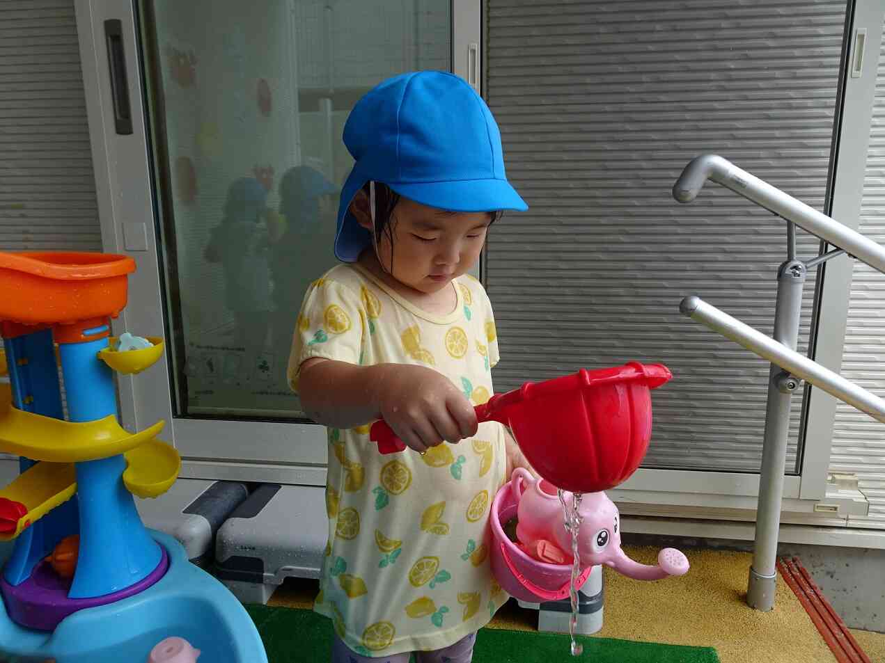 湯切りしまーす！将来はラーメン屋さん？(笑)