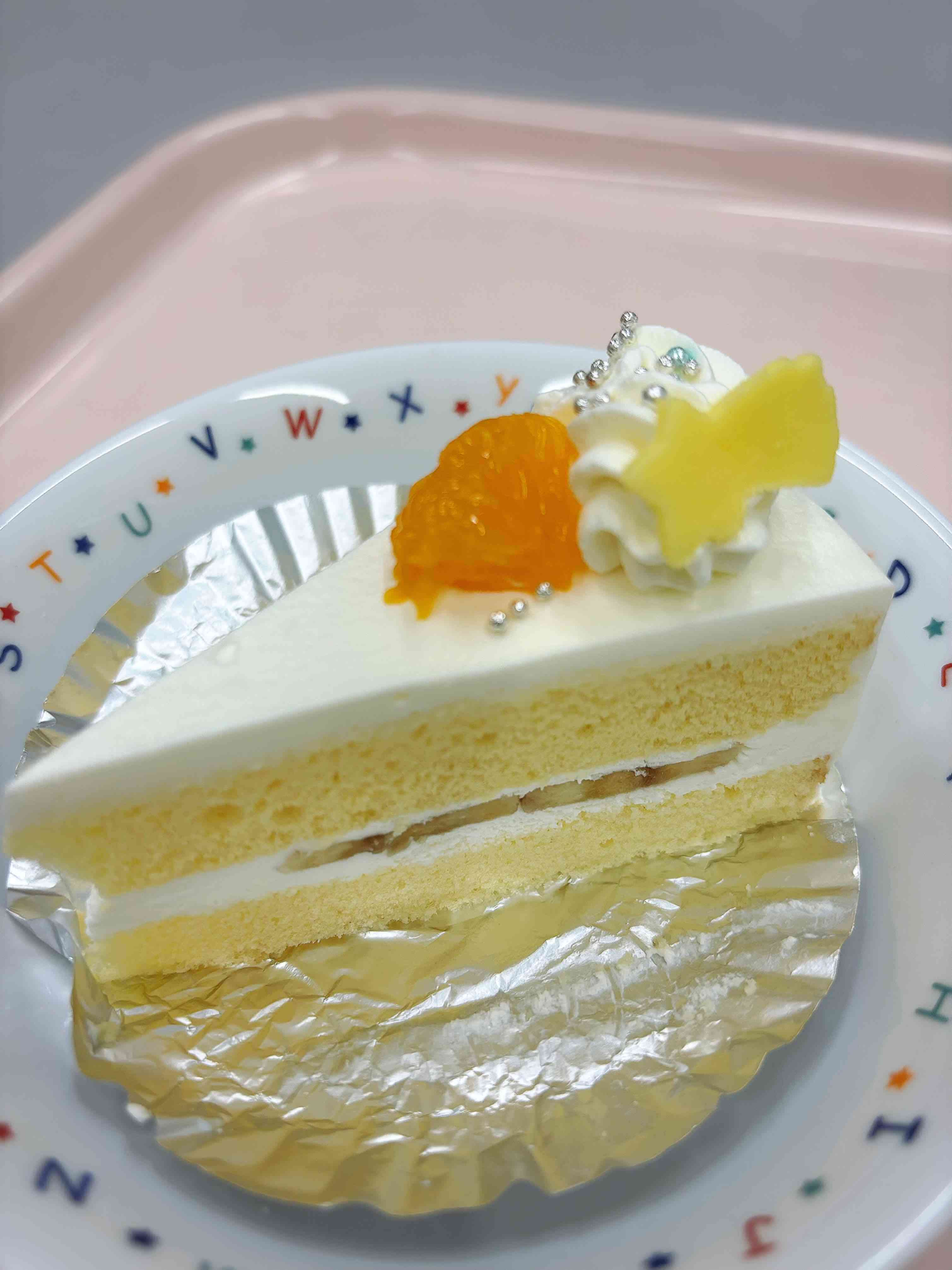 おやつには（ほんものの！？）おいしいケーキをみんなでたべました！