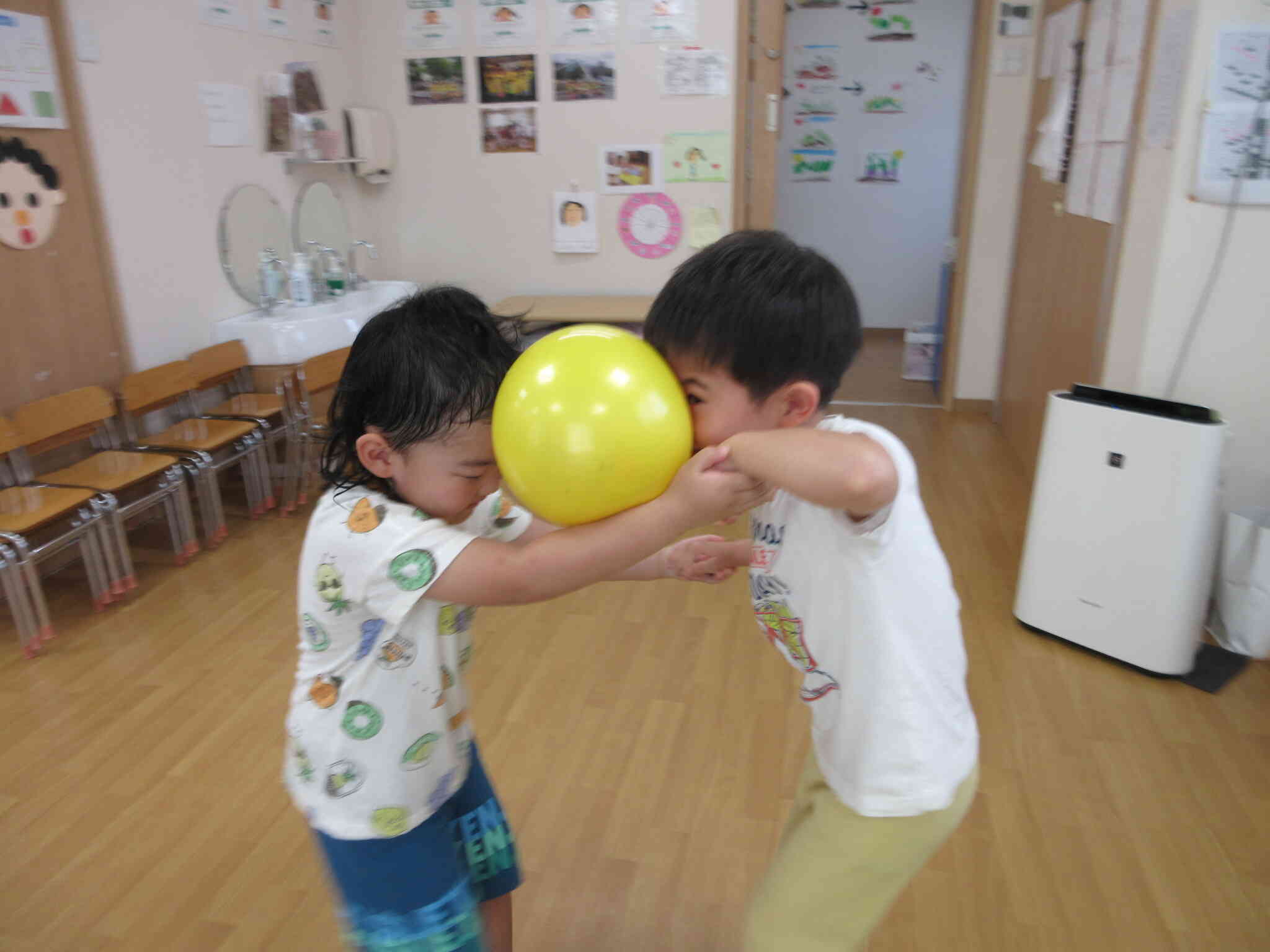 年上のお友だちとも一緒に遊ぶよ！