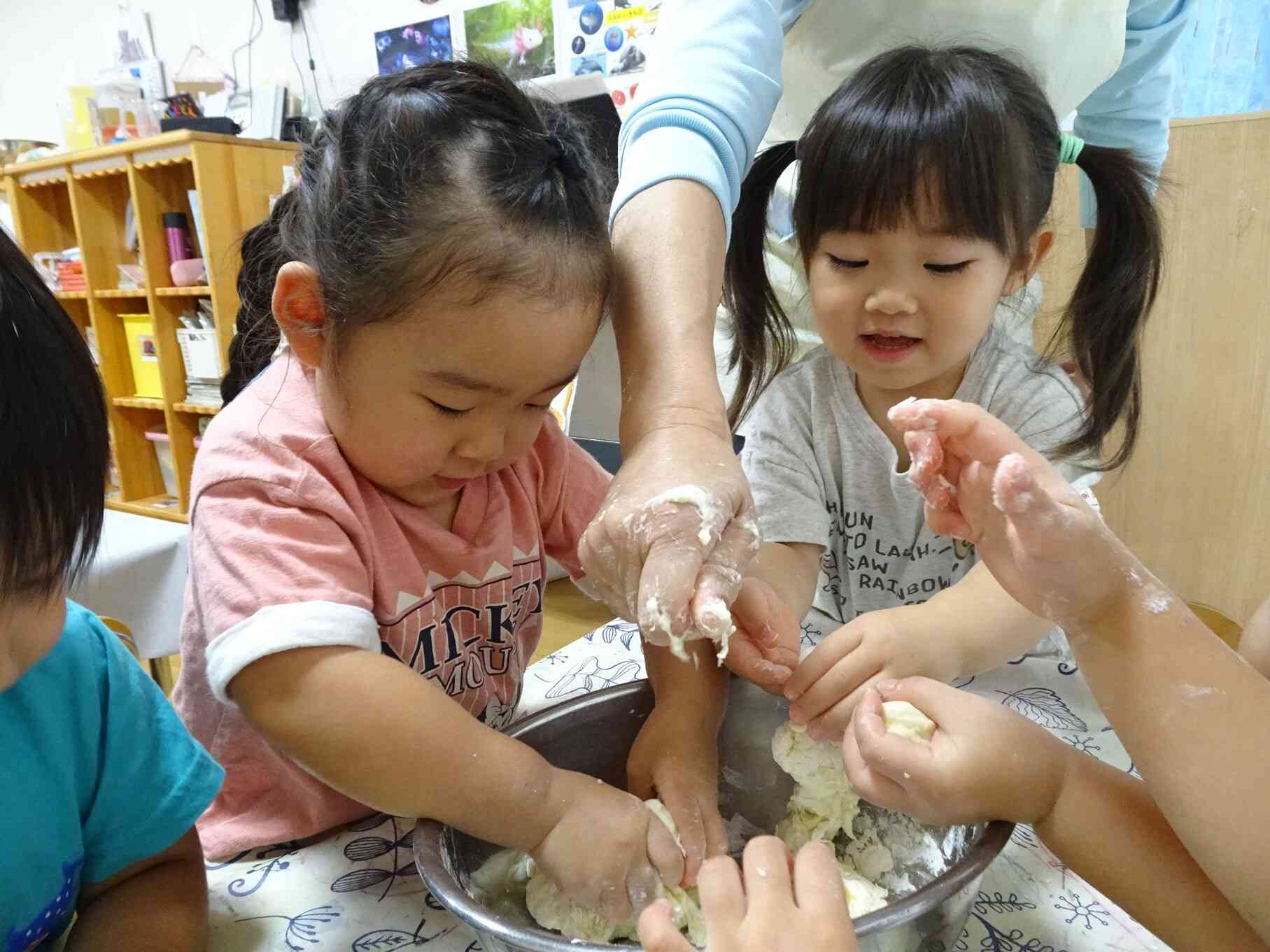 うさぎ組　粘土遊び①