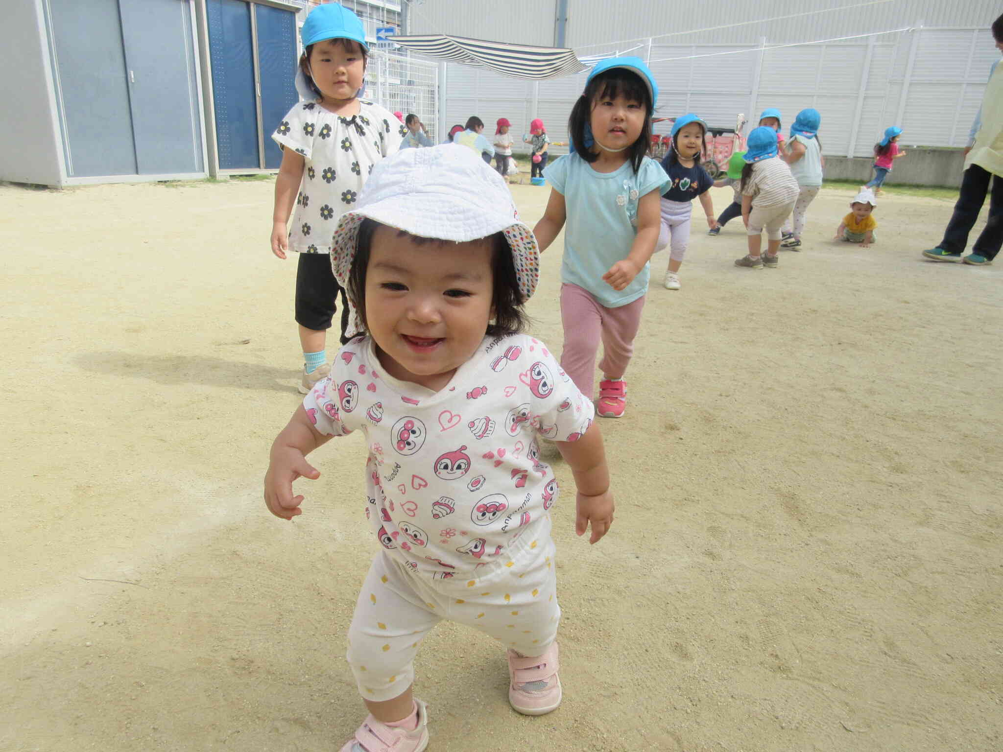 先生のところまでよ～いどんっ！！