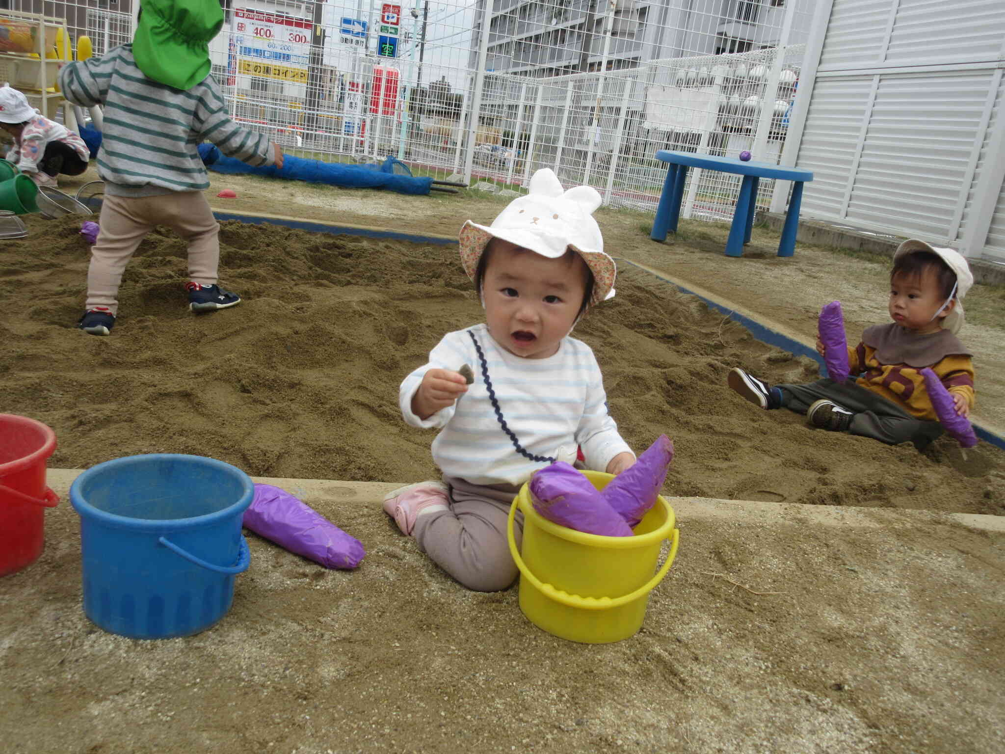 ☆ひよこ組　お芋ほり遊び☆