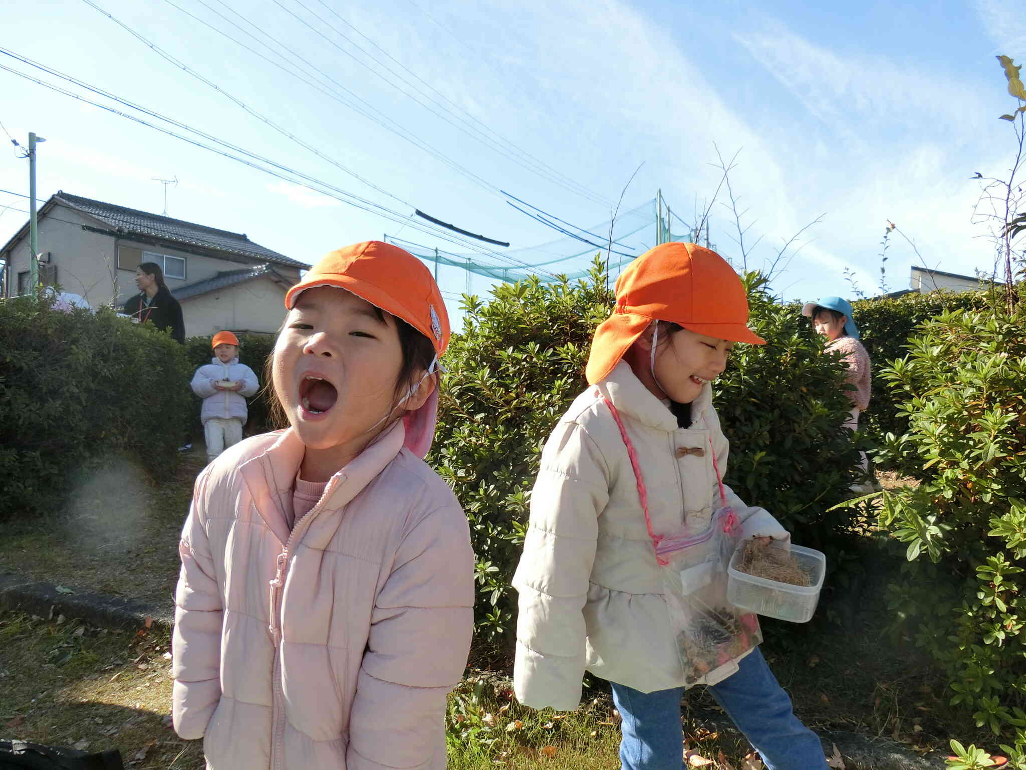 ほら見て！ふーってすると、白いのが出てくる！