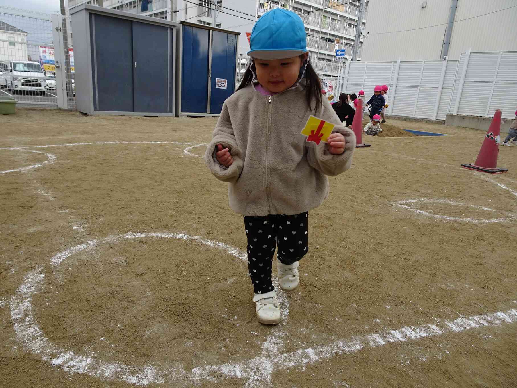 線を辿ってプレゼントを届けに行くよ！