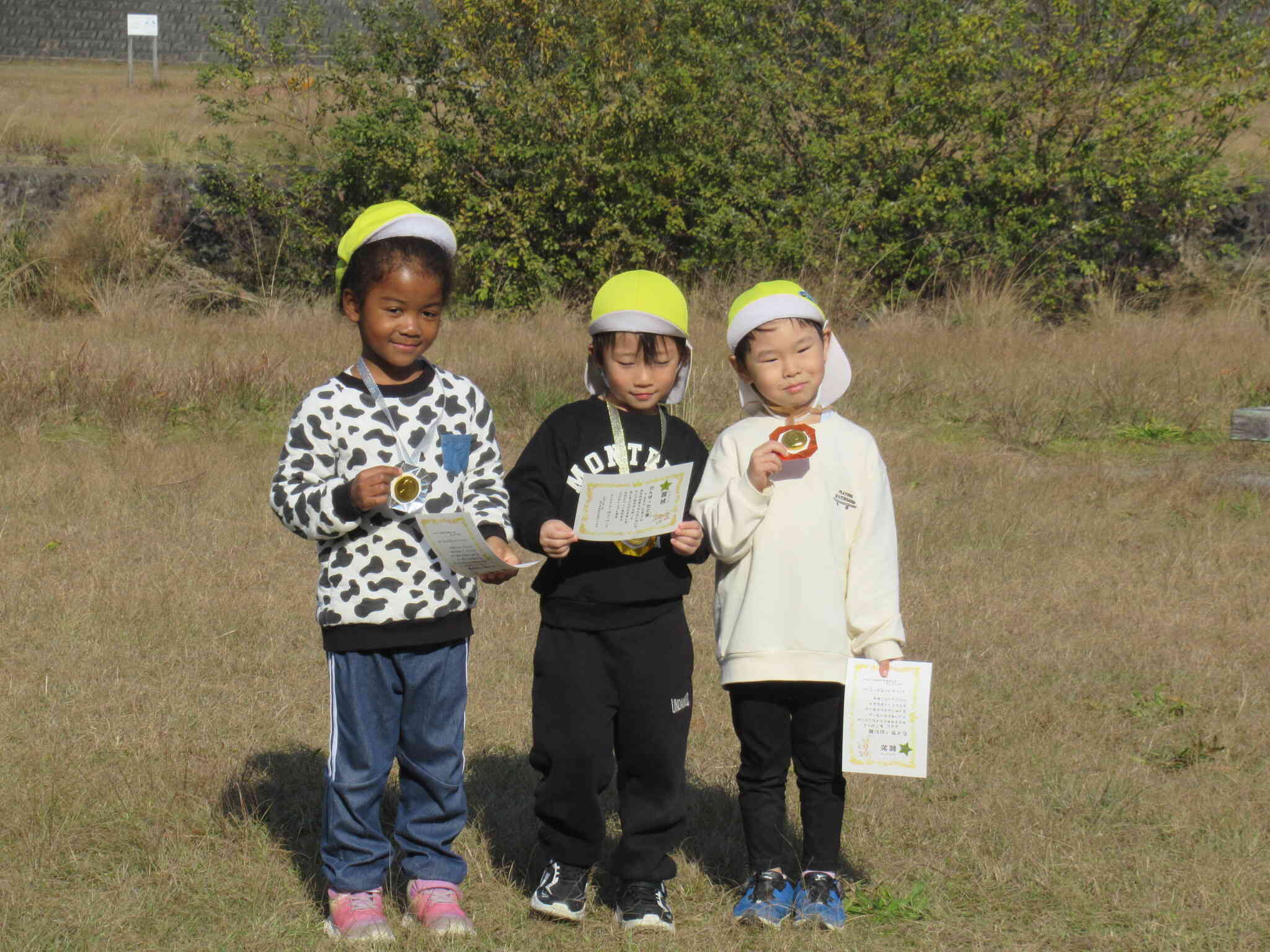 年中クラスのお友だちです。昨年はお休みで参加できませんでしたが、今年は宣言通り！？１位になりましたね。２・３位のお友だちも来年は１位を目指すそうです。