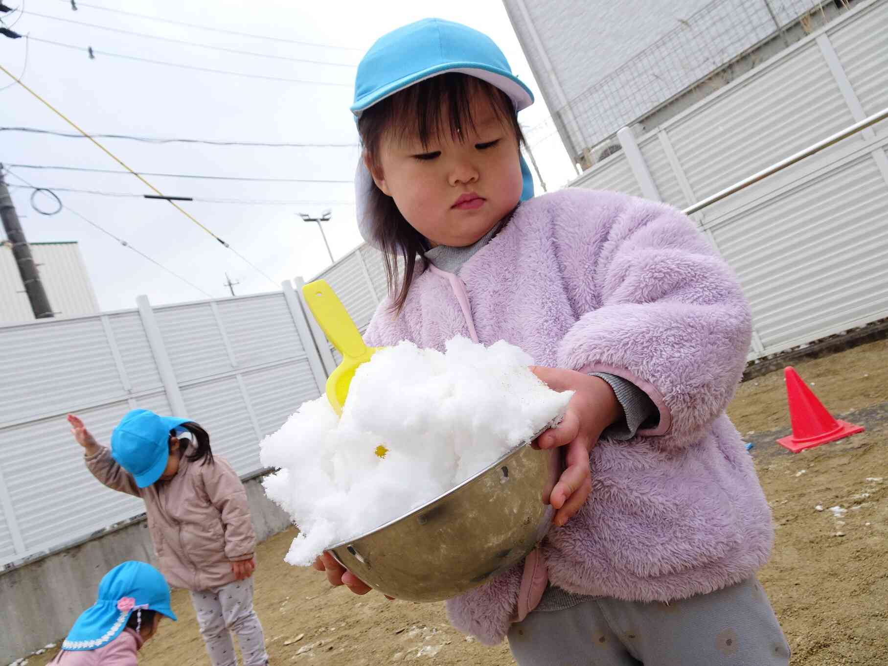 雪いっぱーい！かき氷屋さんでーす！