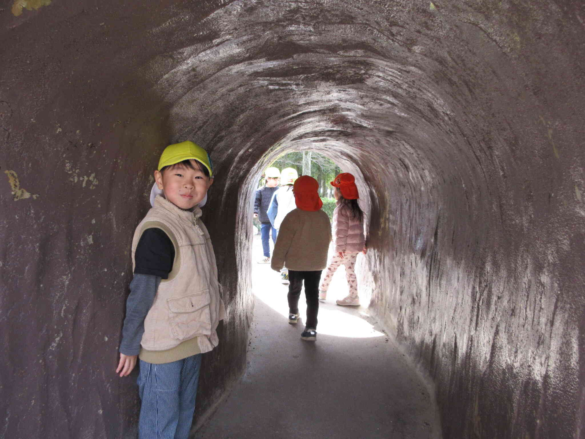 「みーつけた！」「みつかっちゃった・・・」