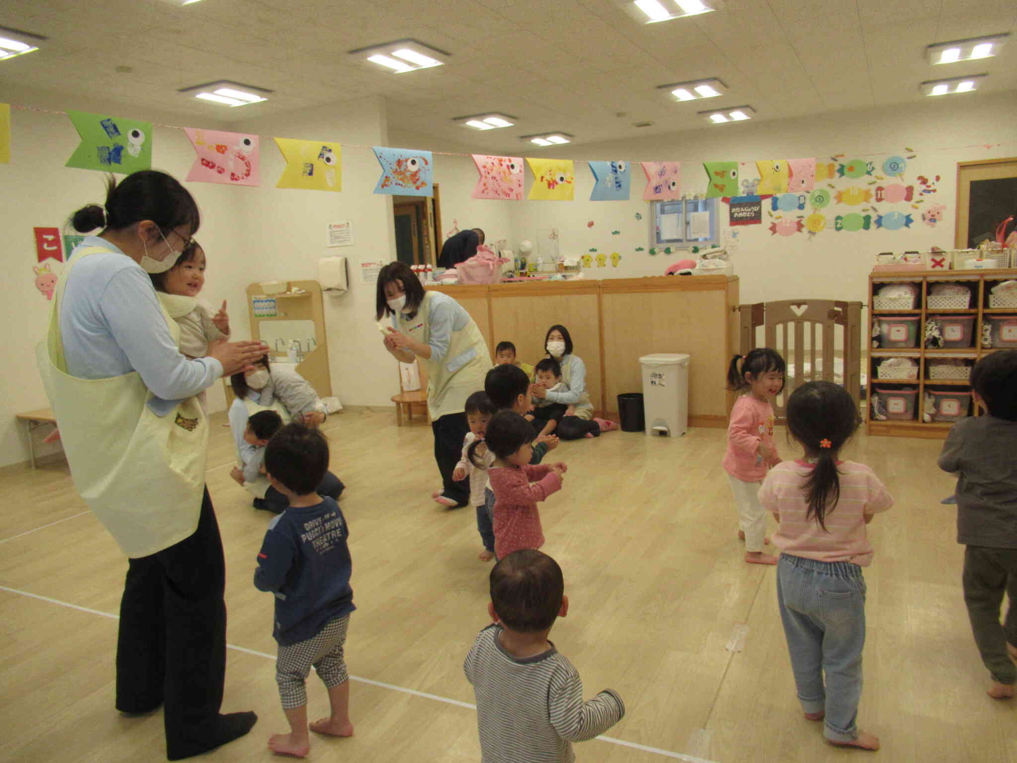みんなでこいのぼりになりきってお歌をうたいました♪
