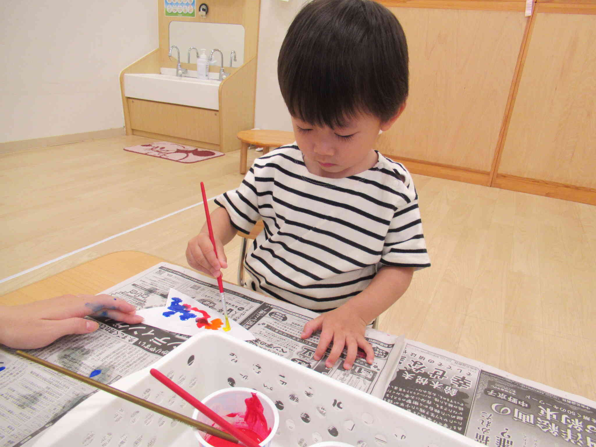 うさぎ組さん、さすが筆の持ち方が上手ですね！