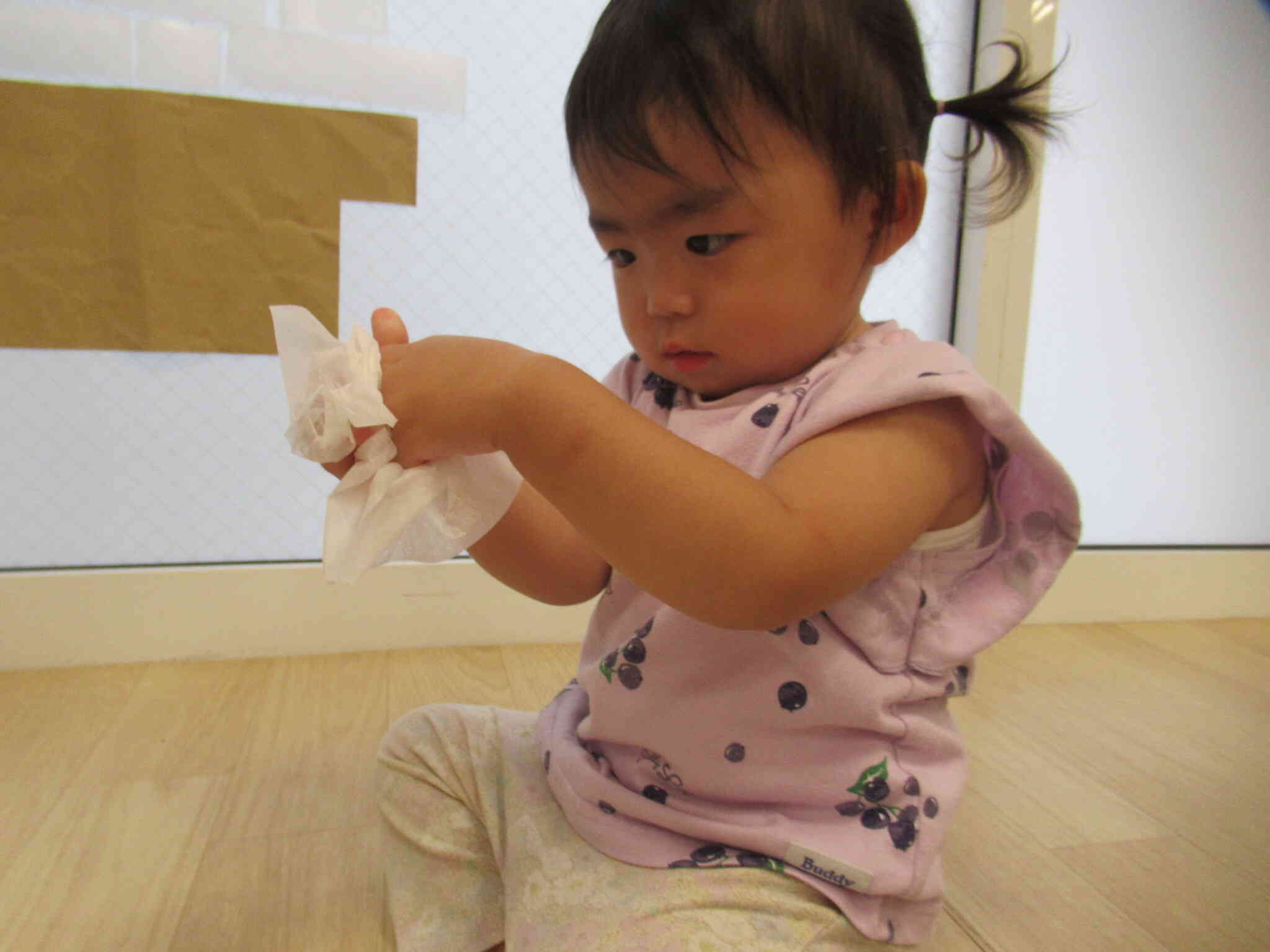 お花紙を丸めて、お月見団子を作りました♪