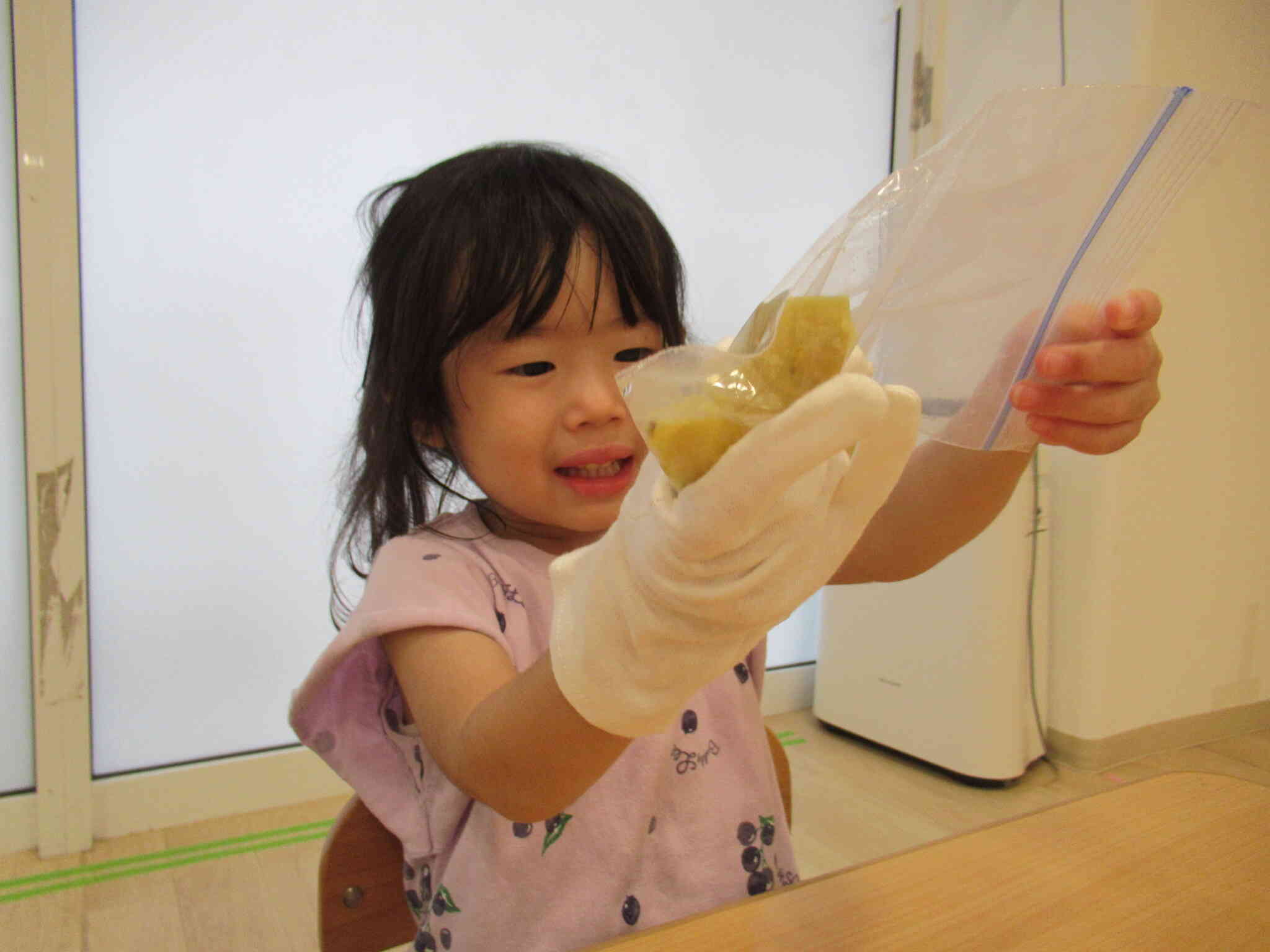 ぎゅぎゅっ、もみもみ、楽しいね♪