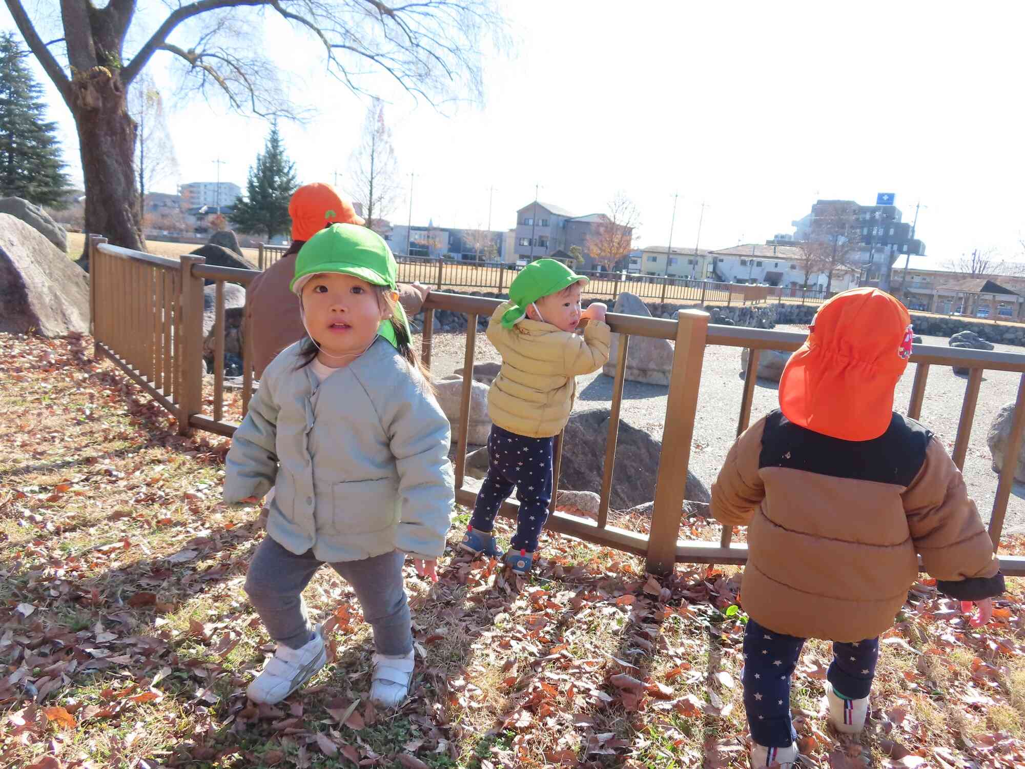 晴れてポカポカ陽気、冬でも暖かくあそべました♪