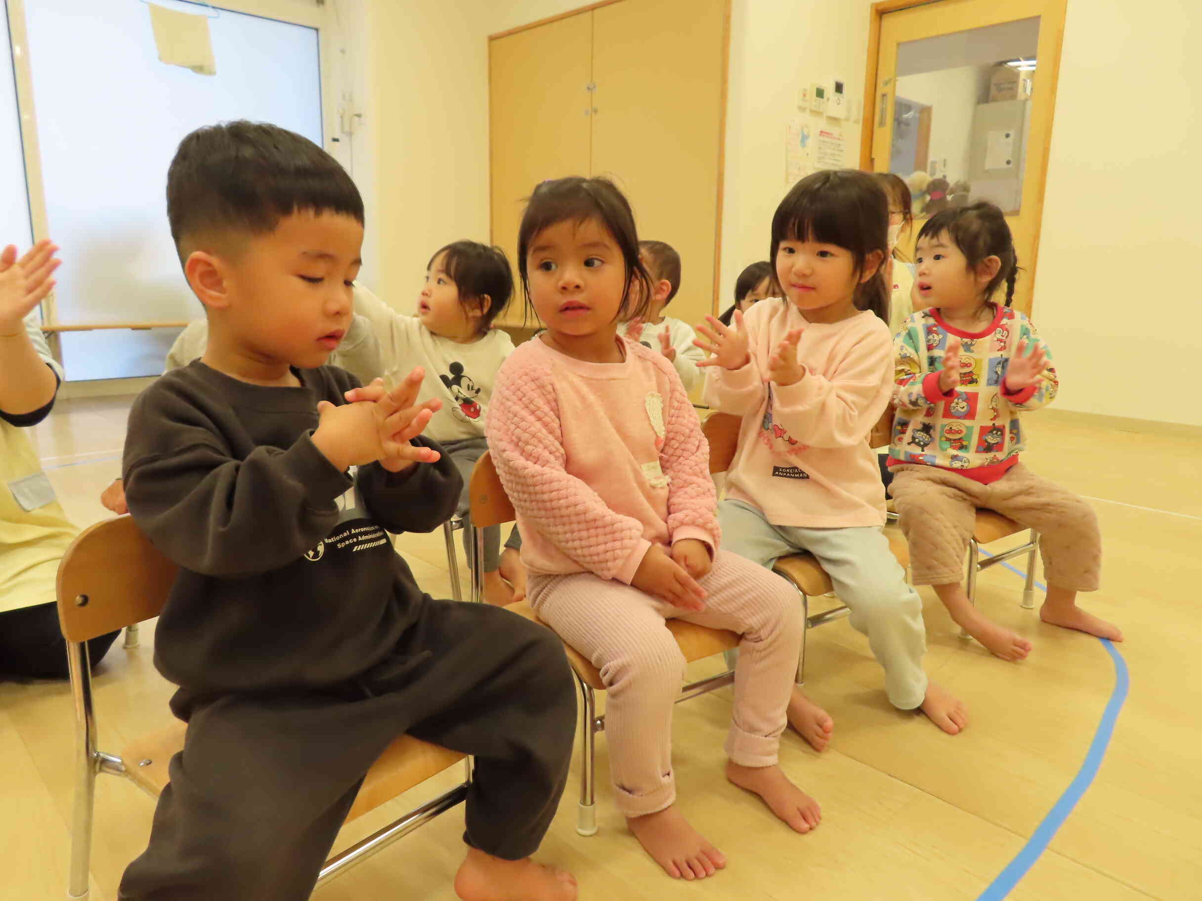 お誕生日おめでとう！みんなで盛大に拍手です♪